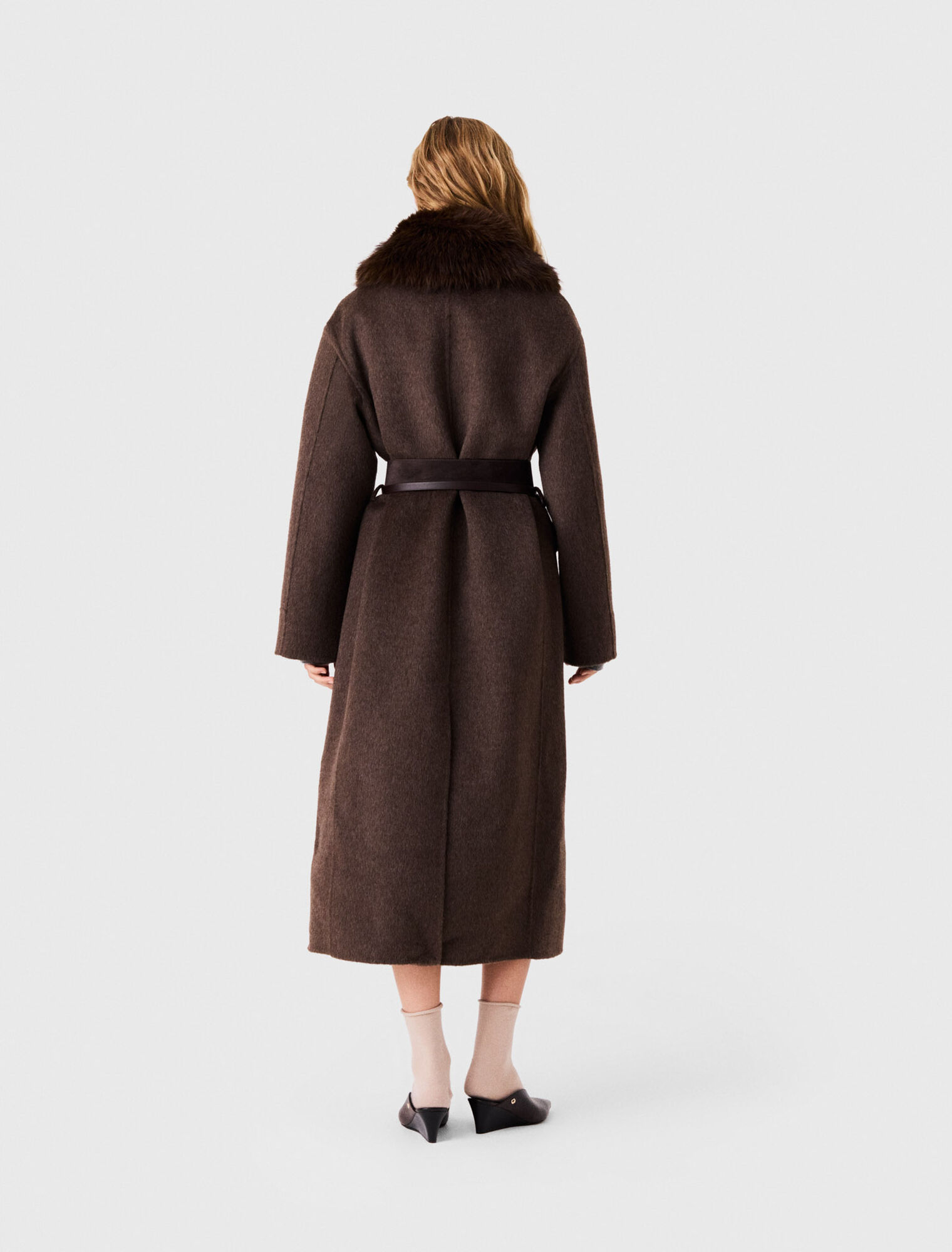 Manteau long et col fausse fourrure