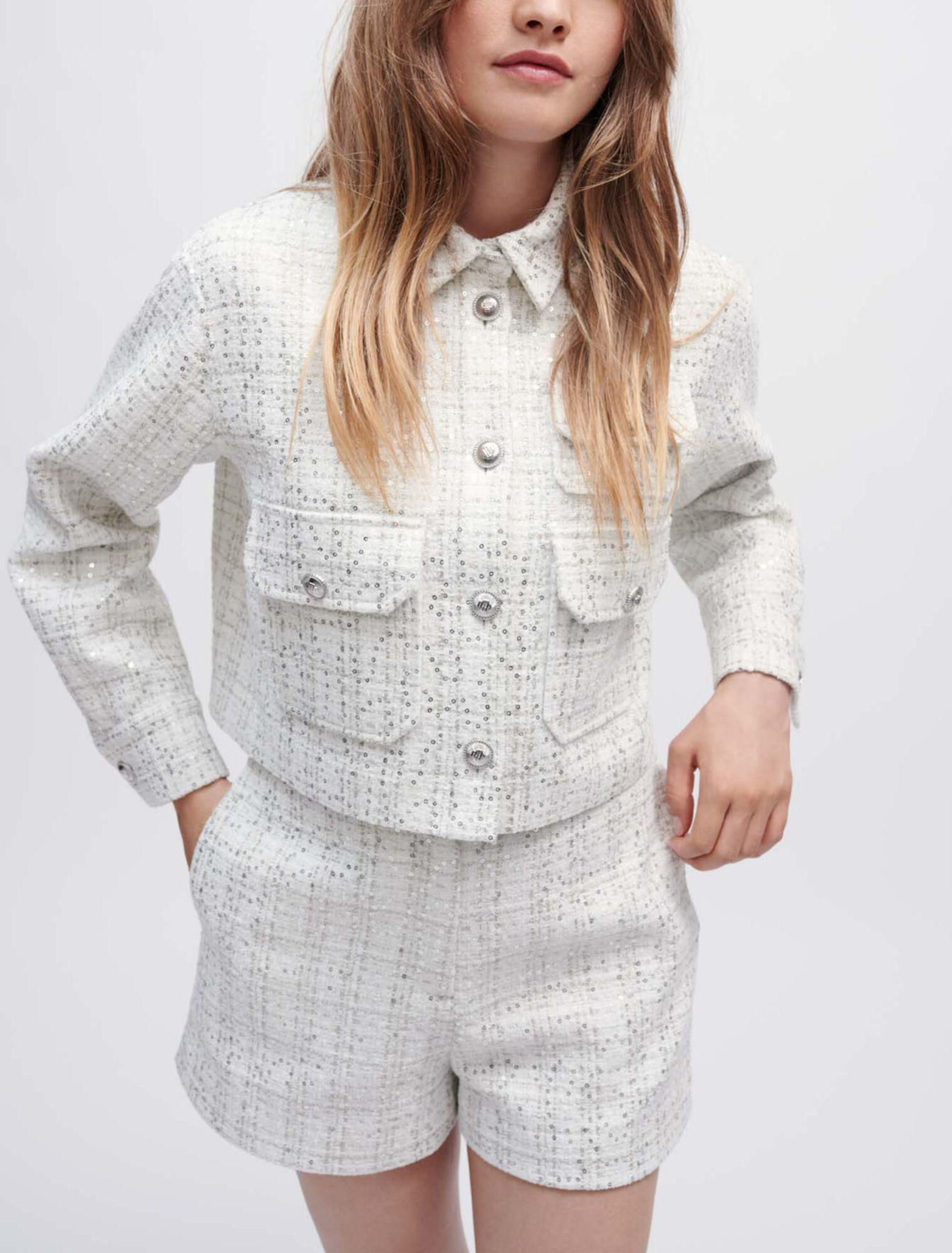 Short en tweed écru à sequins