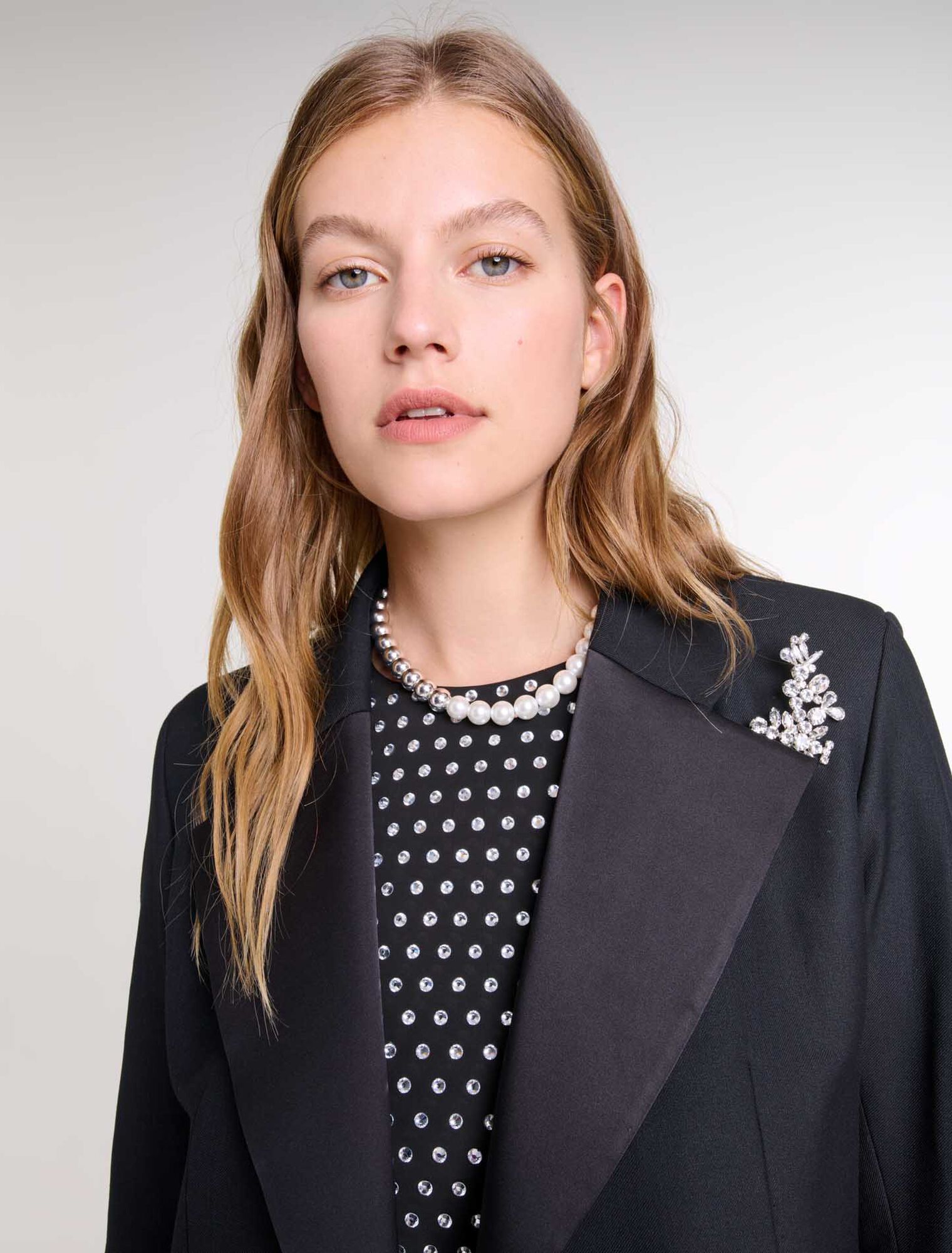 Veste de costume à broche