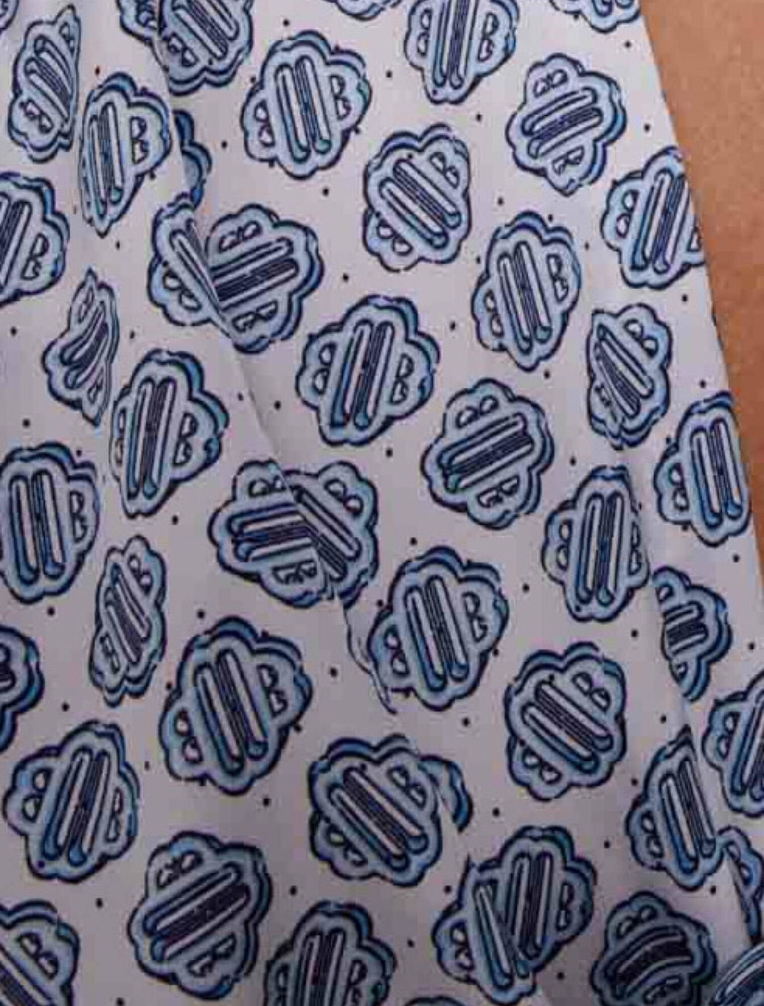 Robe longue asym&eacute;trique satin&eacute;e