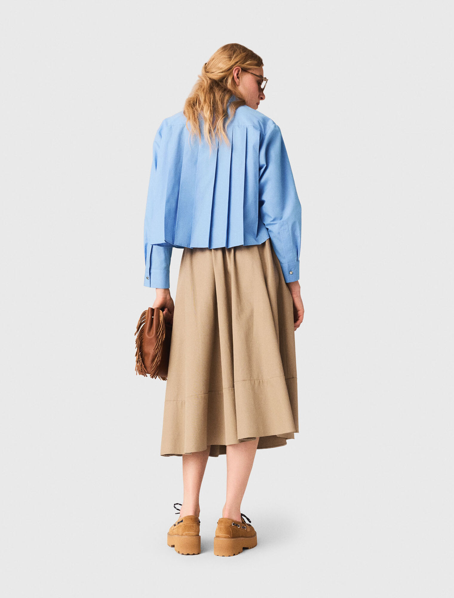 Chemise &agrave; dos pliss&eacute; et broderie