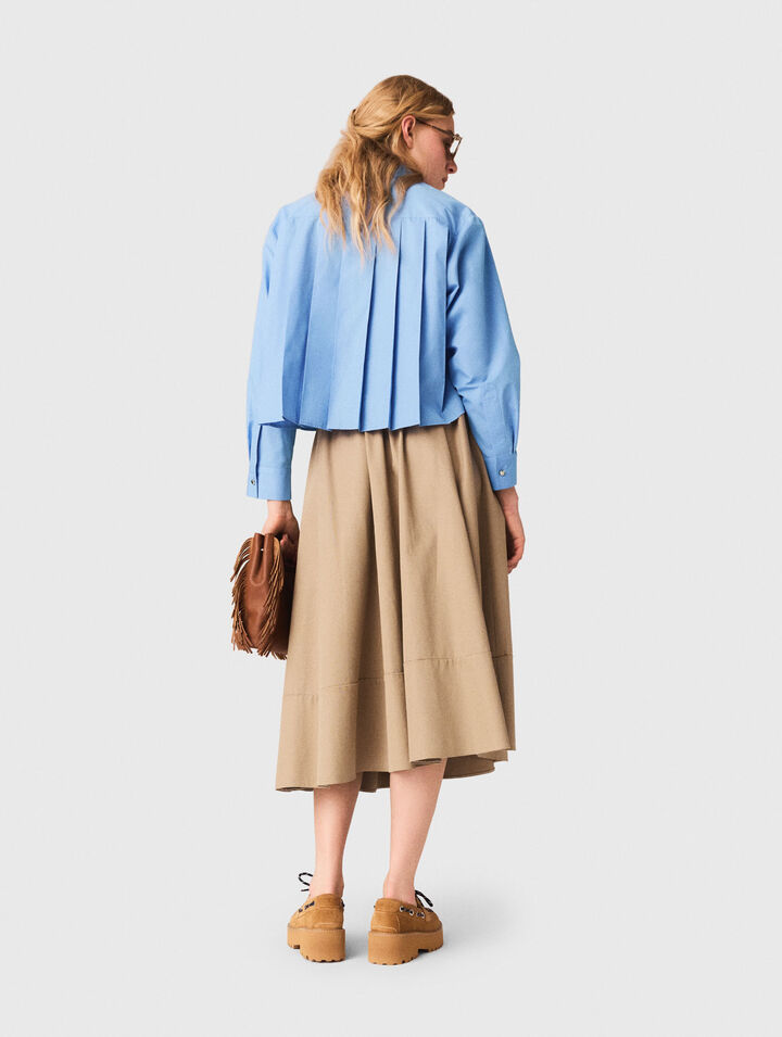 Chemise &agrave; dos pliss&eacute; et broderie