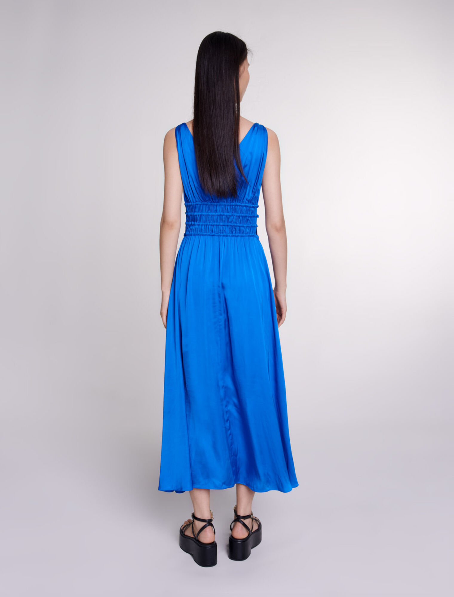 Robe satinée ajourée