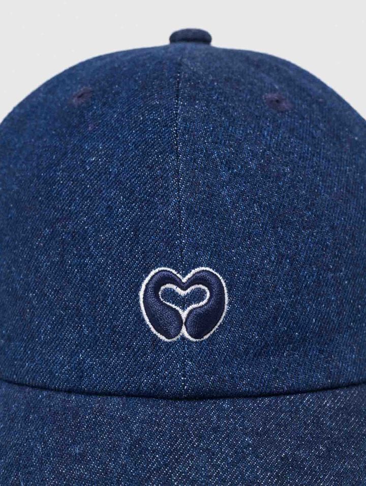 Casquette &agrave; logo en denim brut