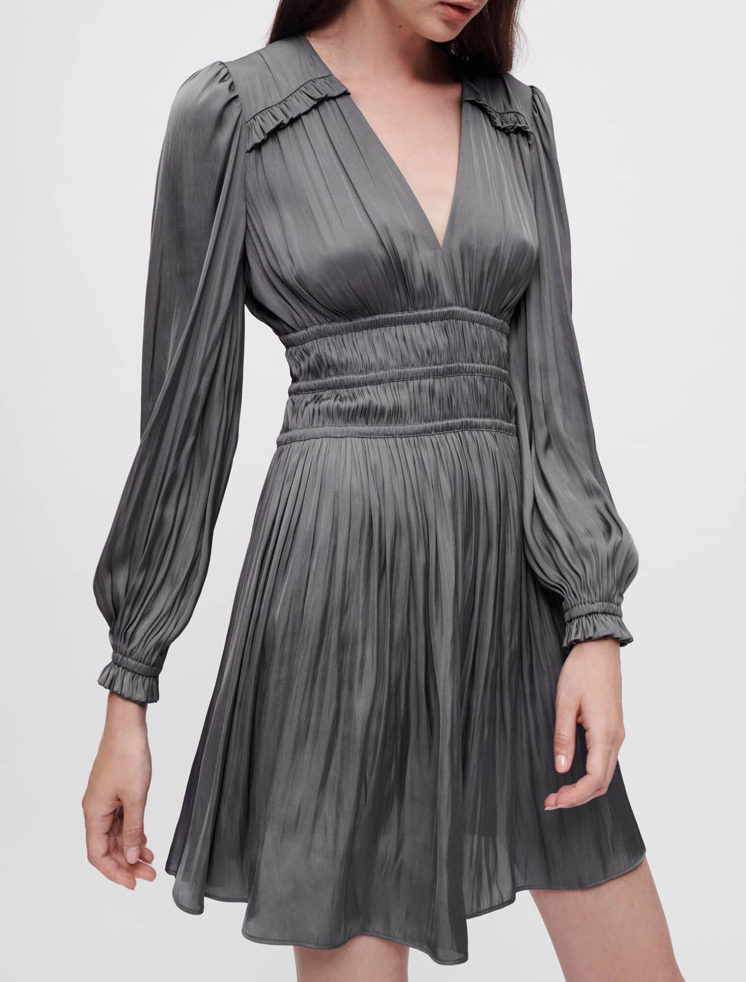 Robe courte satinée