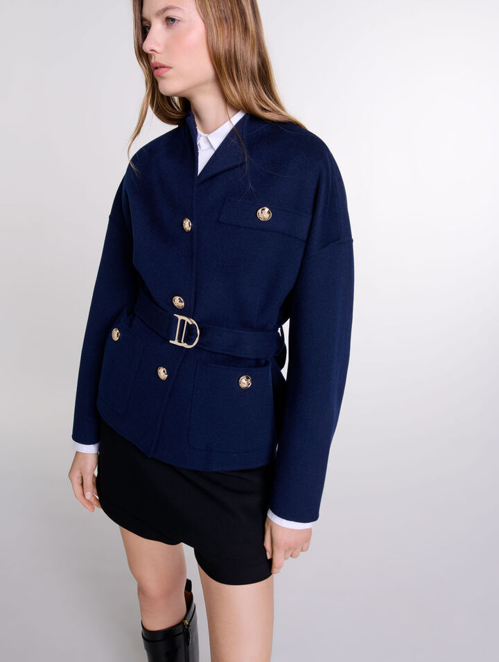 Manteau court en laine ceinturé