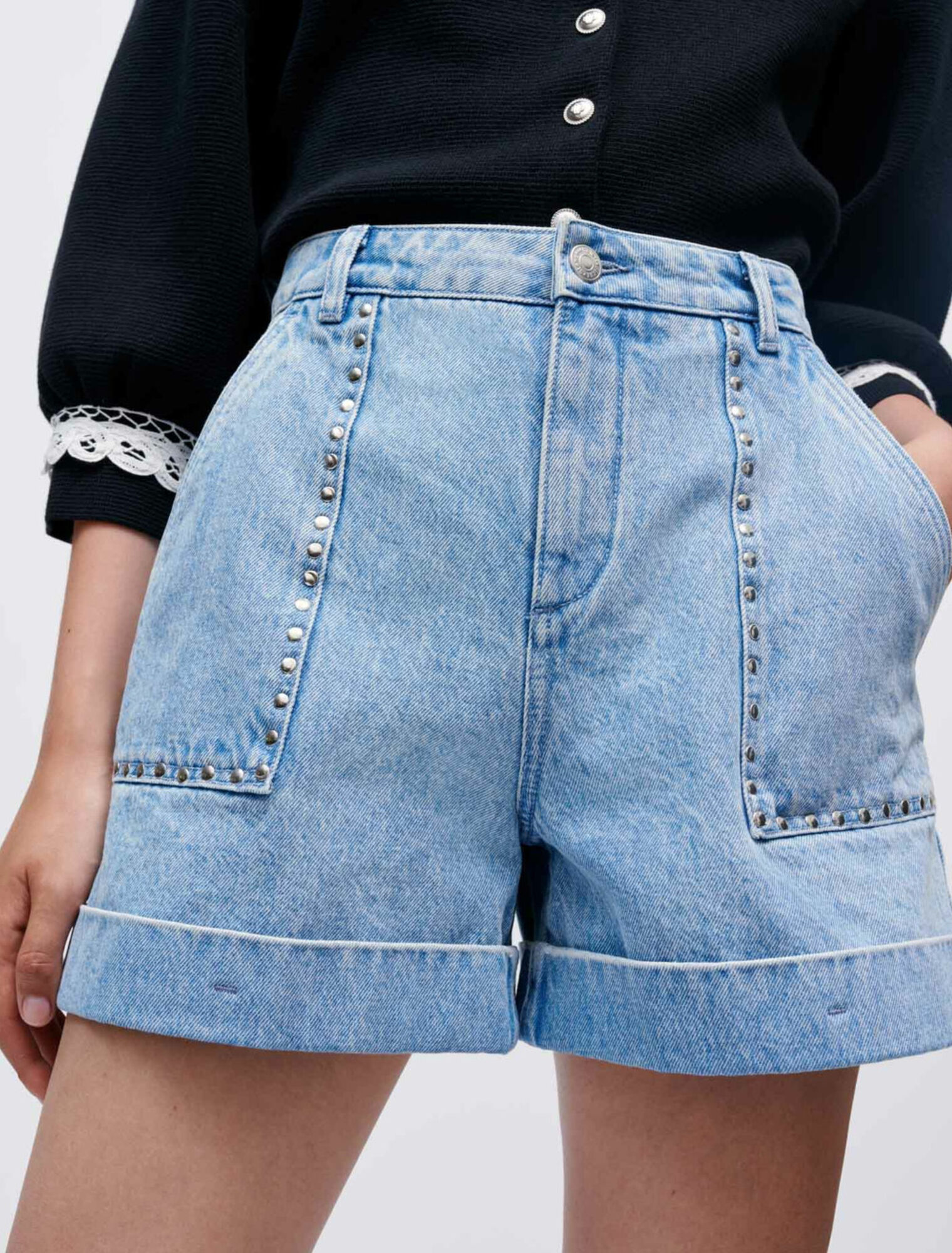 Short en jean à studs