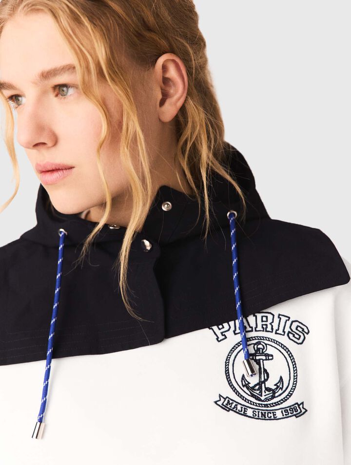 Capuche imperm&eacute;able avec cordons