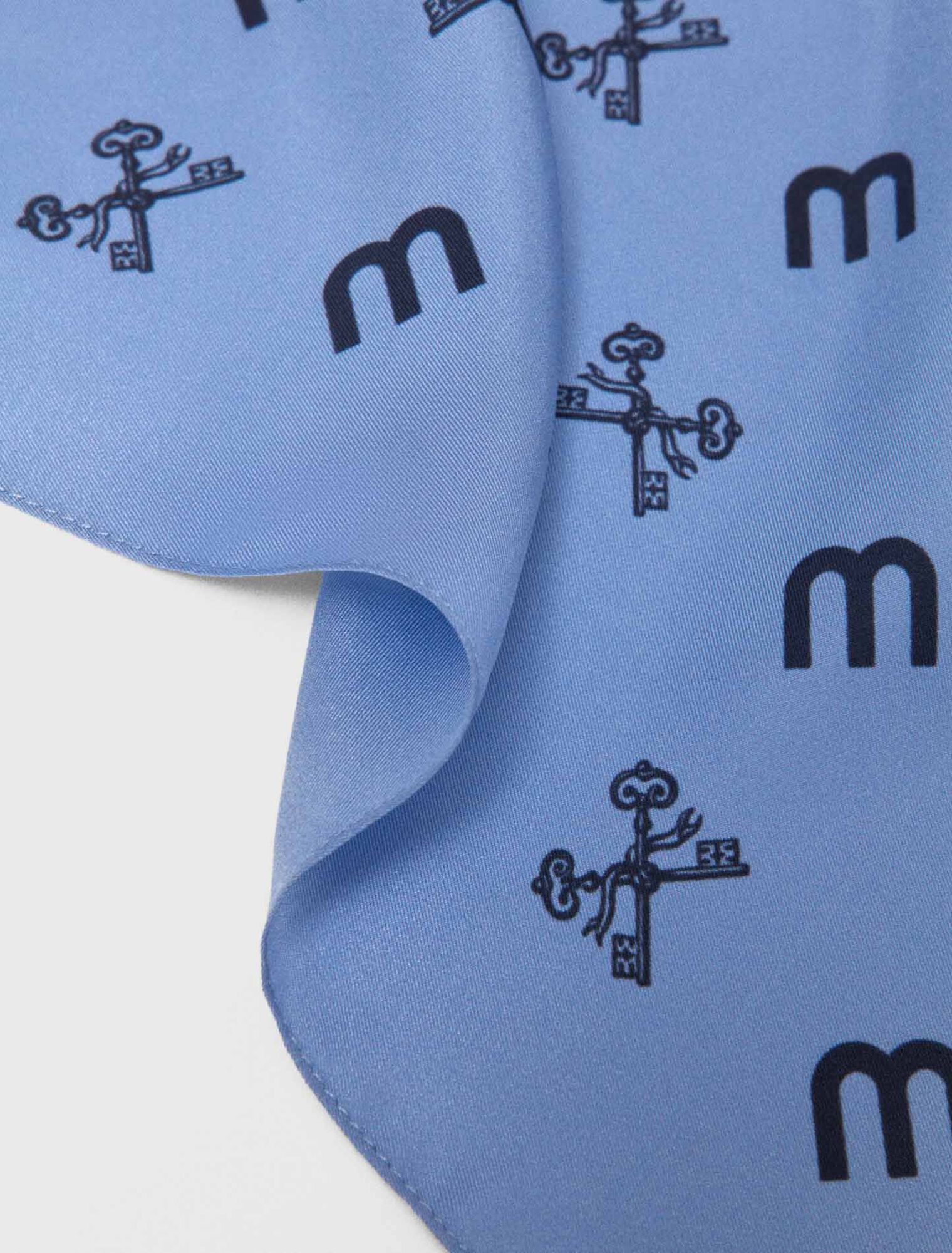 Foulard en soie &agrave; motifs &eacute;questres