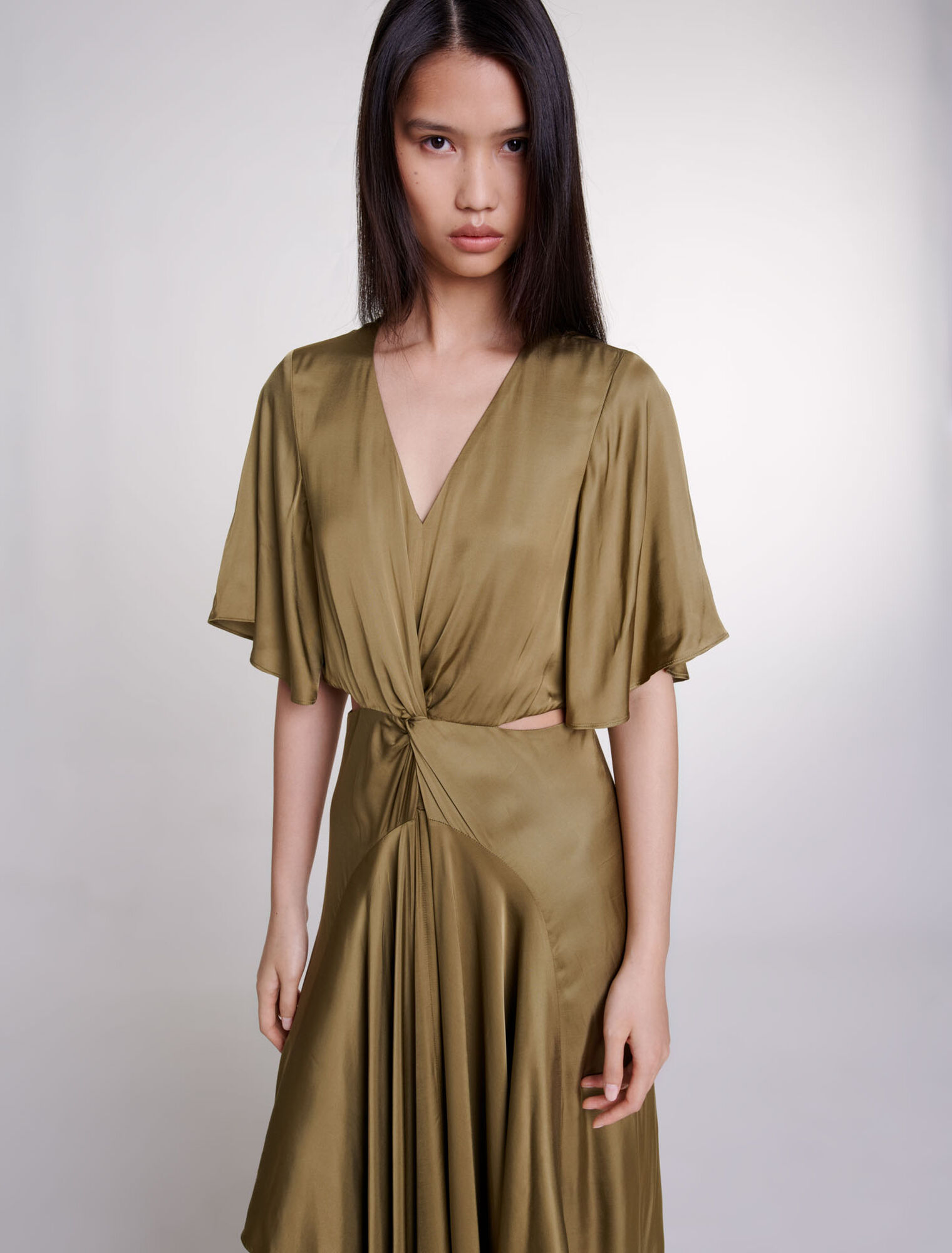 Robe longue satinée ajourée