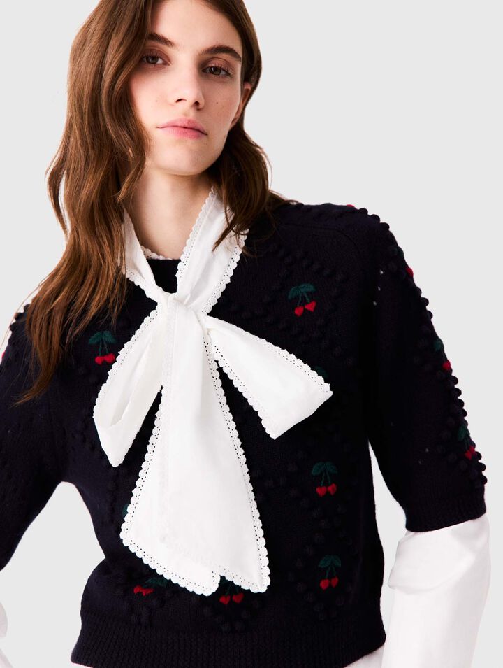 Pull avec cerises brod&eacute;es