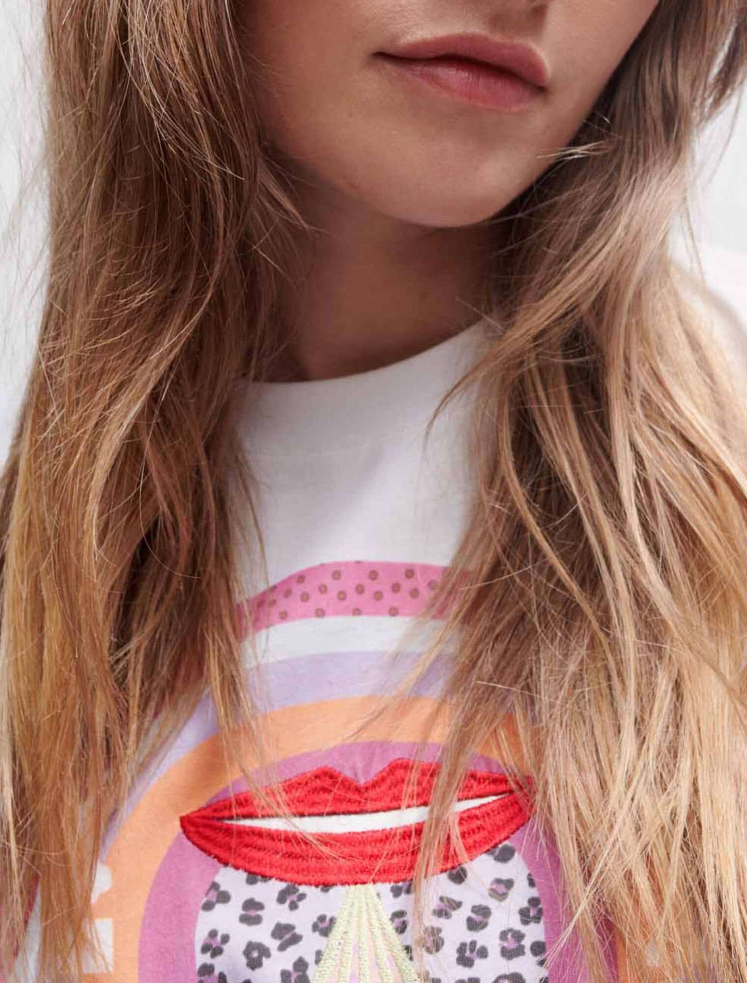 Tee-shirt sérigraphié et brodé