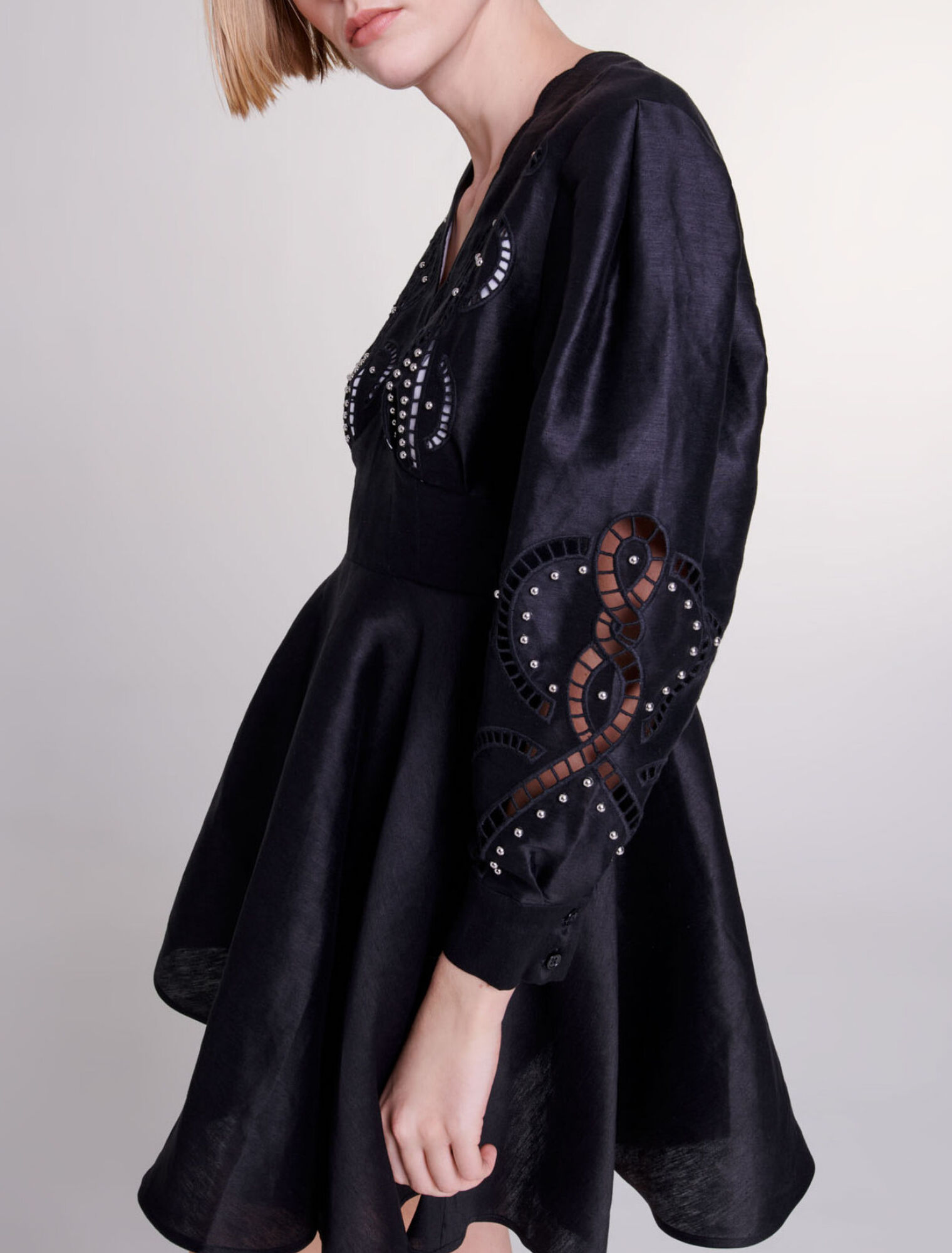 Robe courte en lin à broderies
