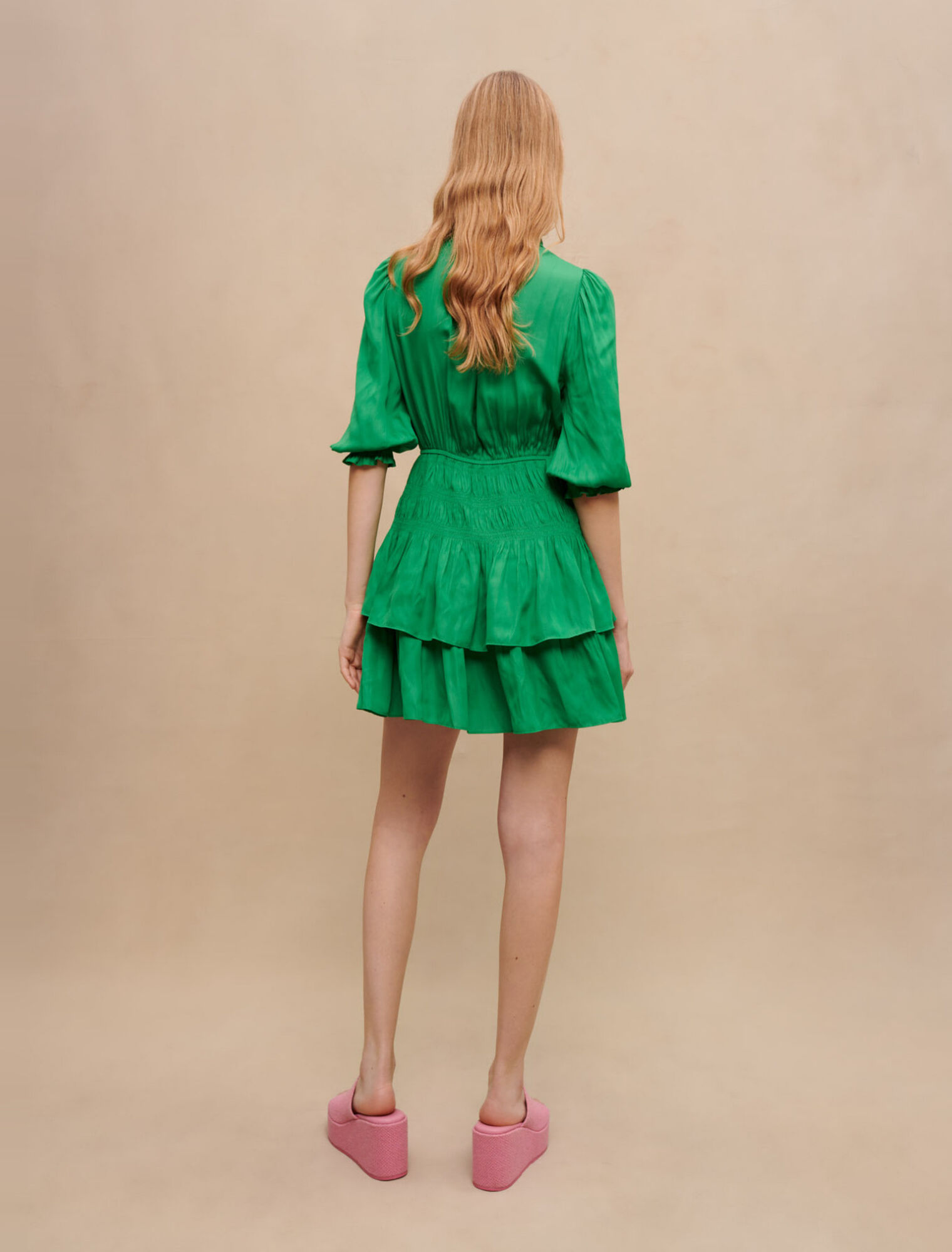 Robe courte à volants