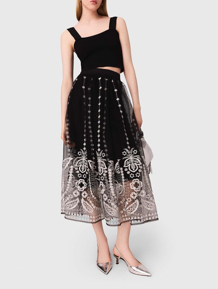 Jupe longue en tulle brodé