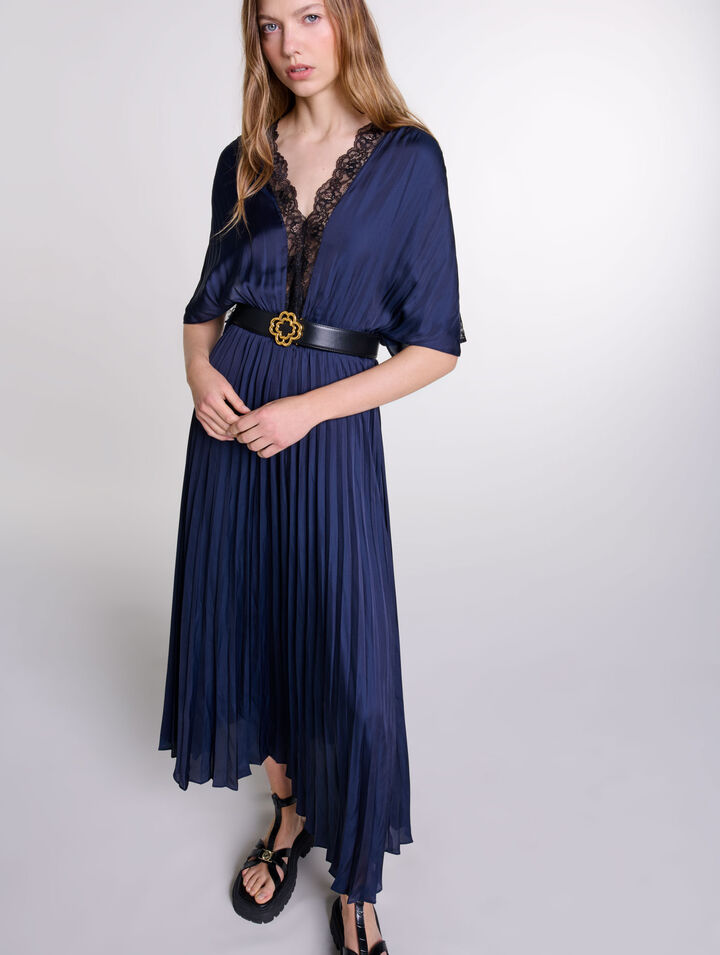 Robe longue plissée avec dentelle