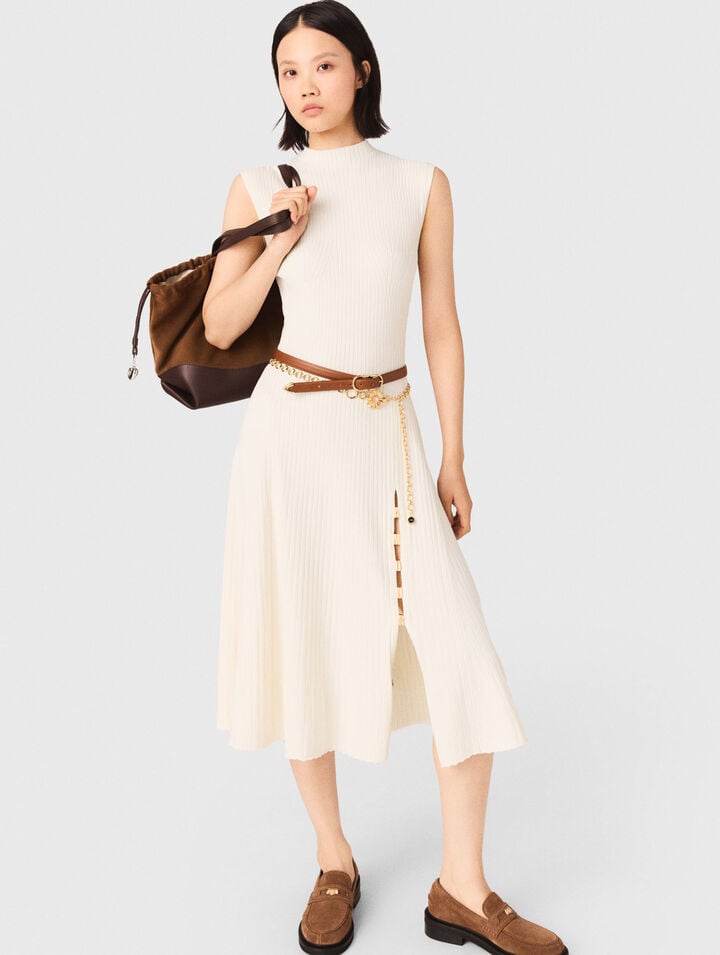 Robe cotelée avec fente latérale