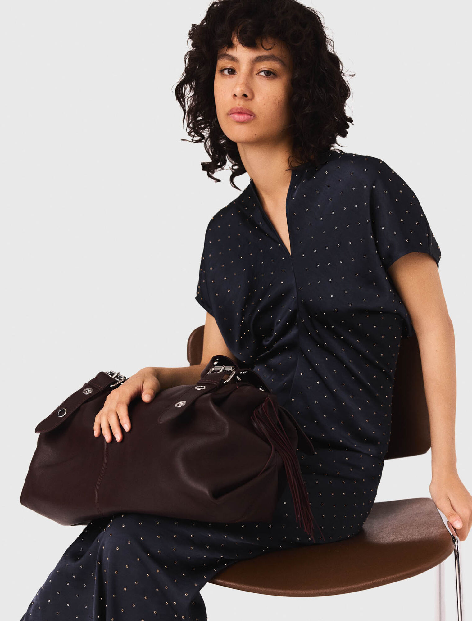 Robe maxi en satin, taille pliss&eacute;e