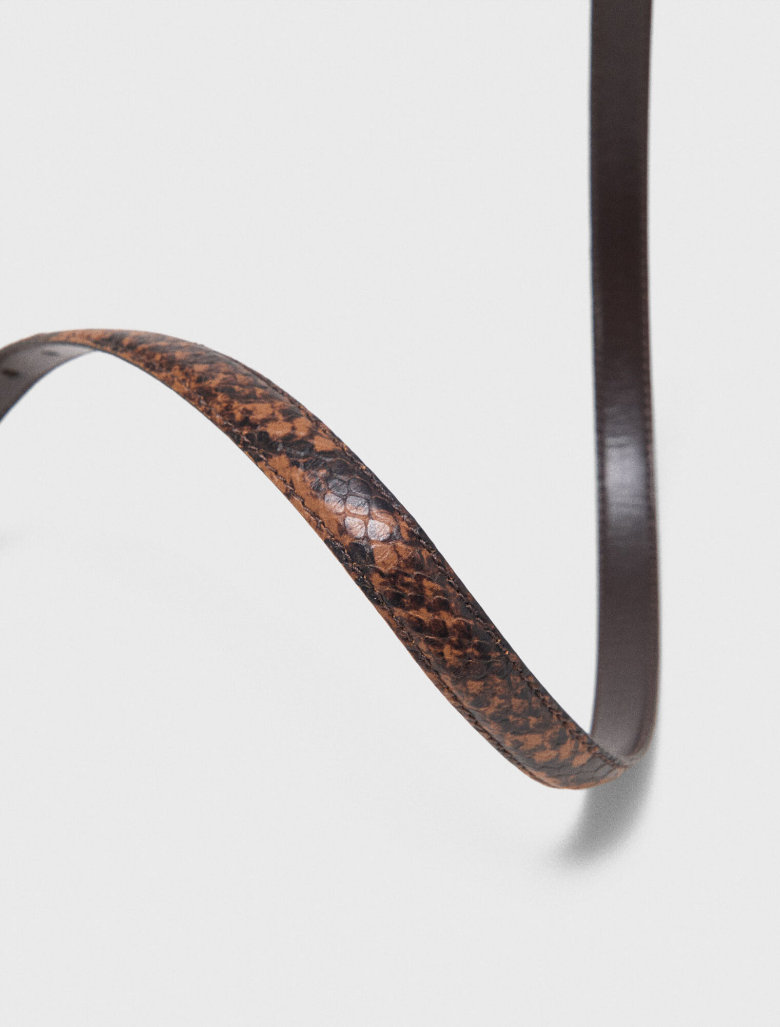 Ceinture fine en cuir emboss&eacute;