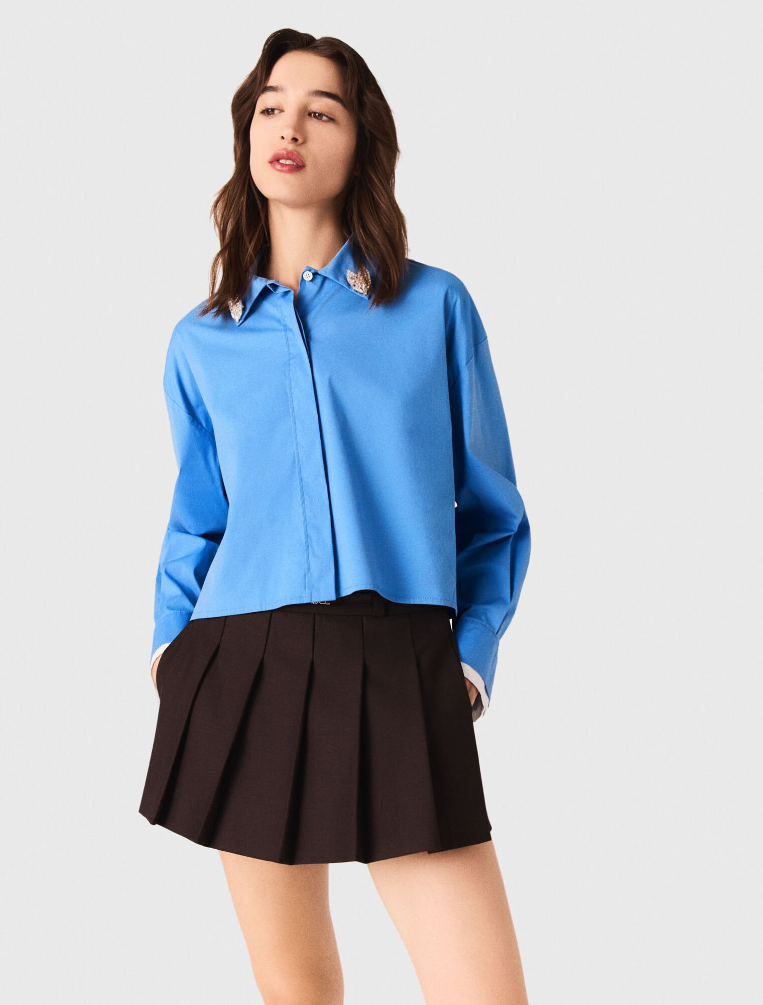 Chemise avec bijoux amovible