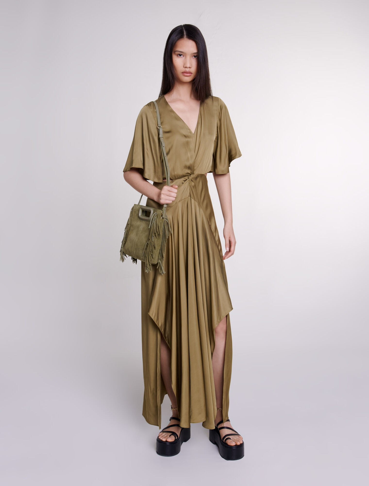 Robe longue satinée ajourée