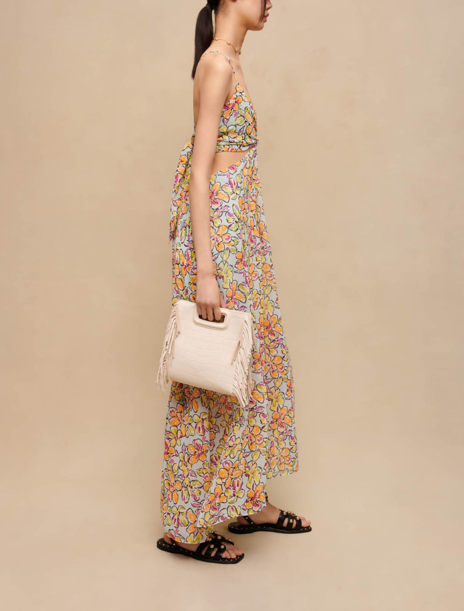 Robe longue fleurie à découpes