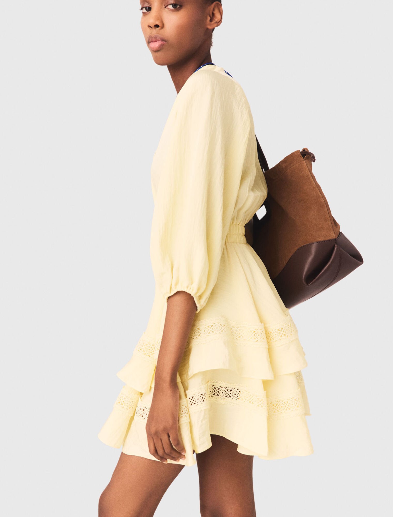 Robe courte &agrave; volants