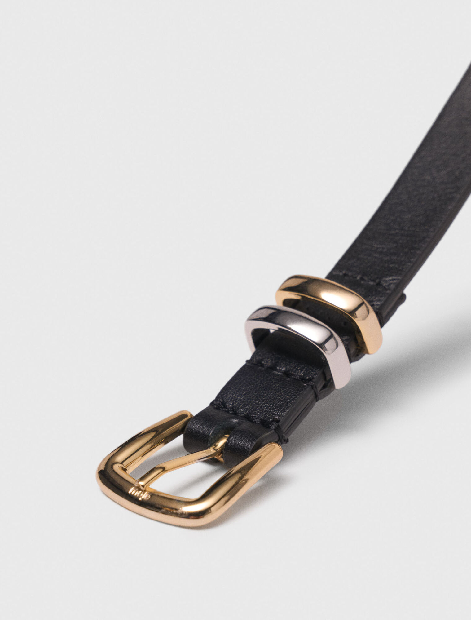 Ceinture fine à boucle carrée