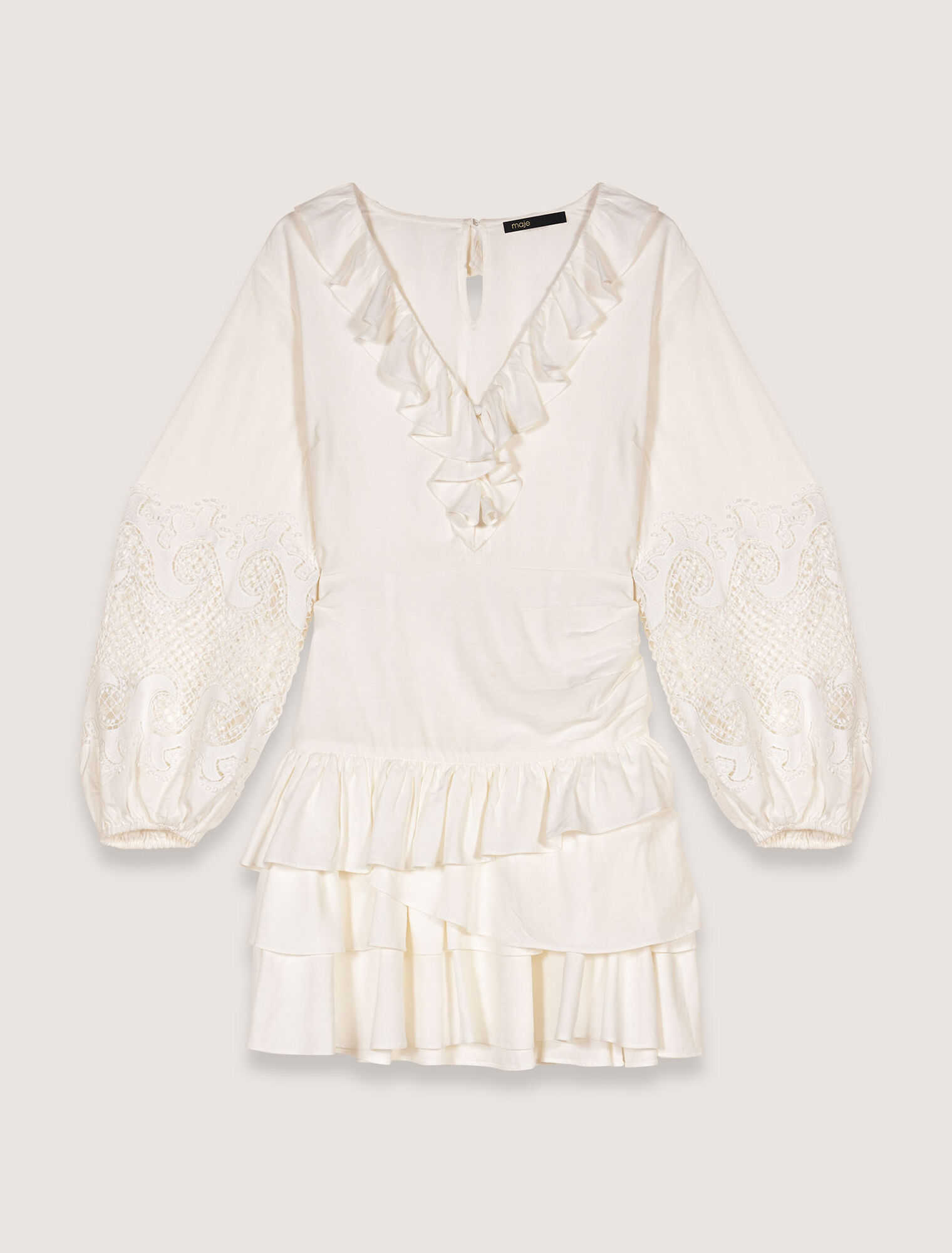 Robe à volants et manches brodées