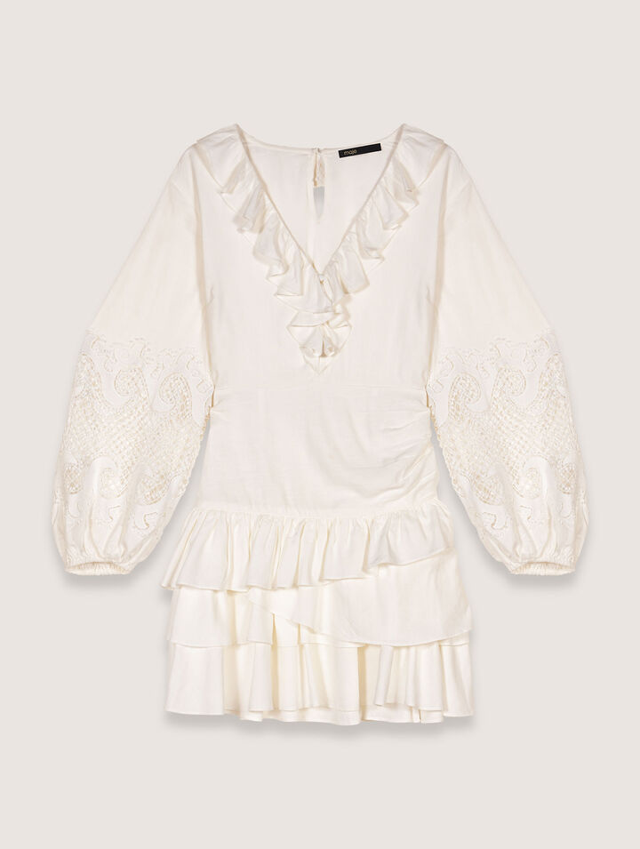 Robe à volants et manches brodées