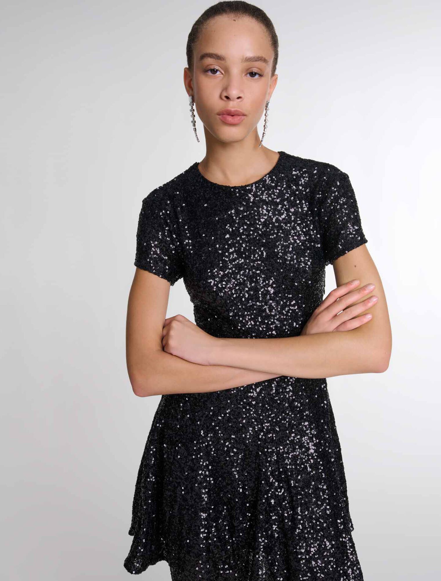 Robe courte à sequins