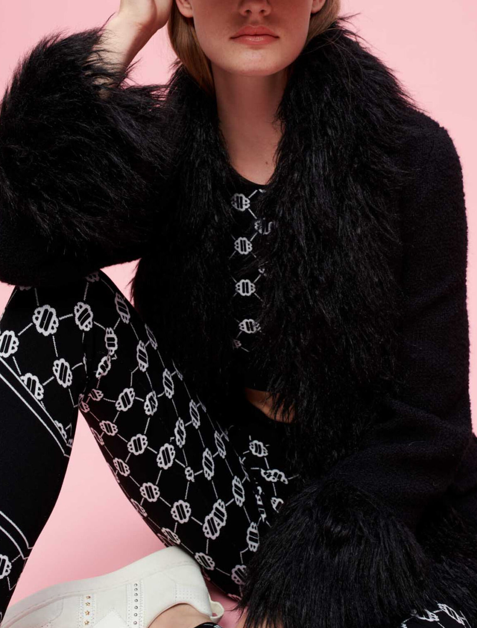 Manteau à contrastes en fausse fourrure