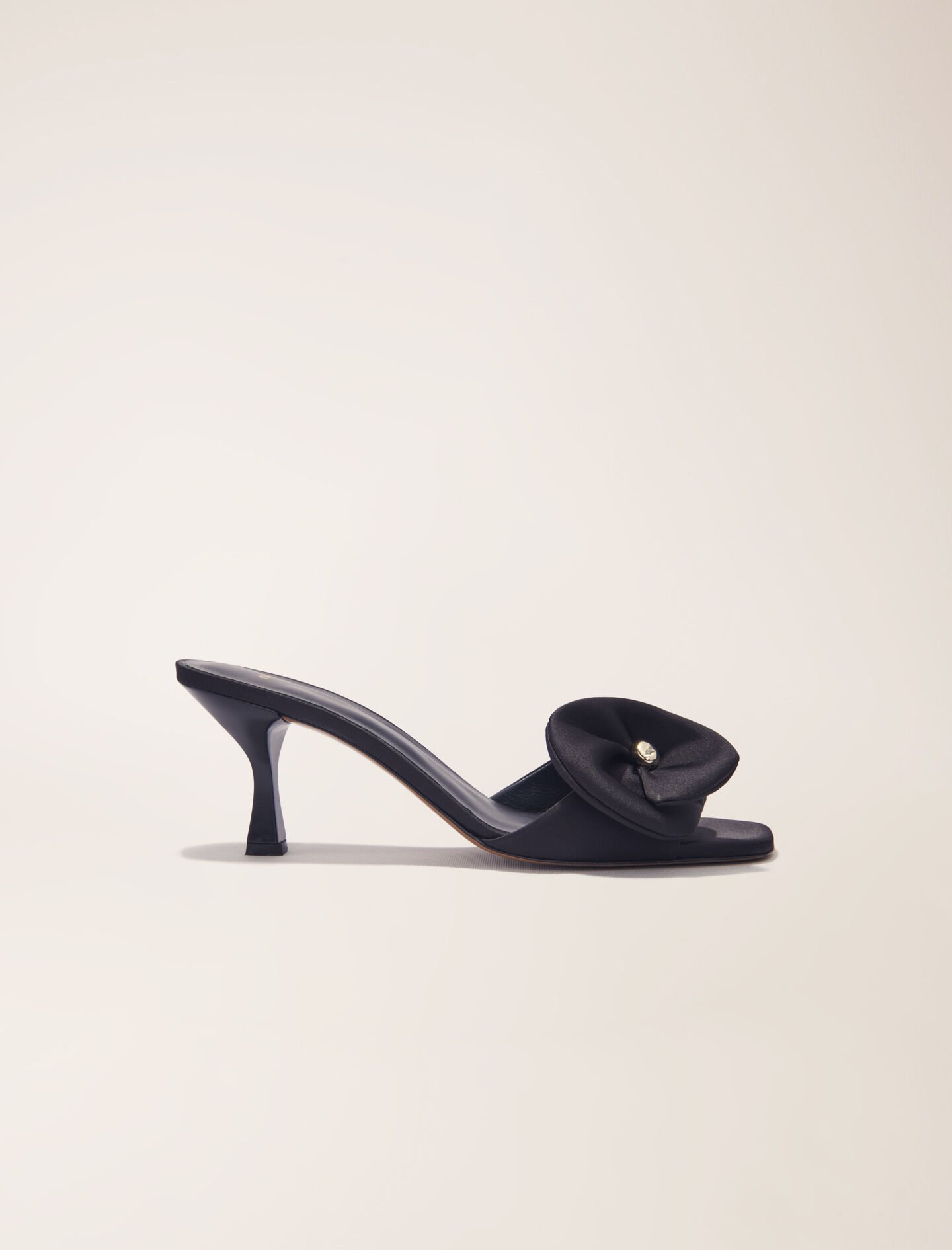 maje Mule en textile avec fleur satinée Noir