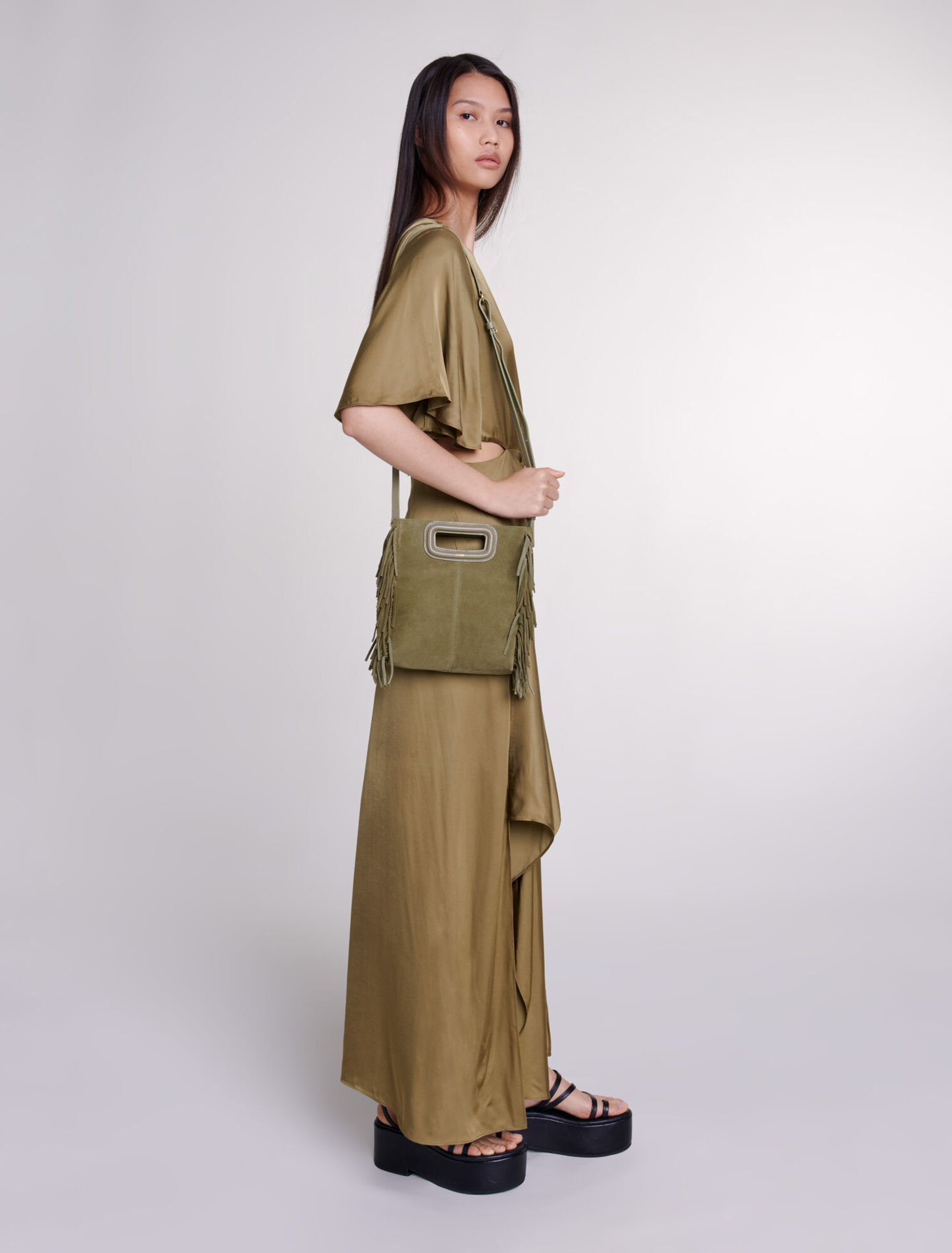 Robe longue satinée ajourée