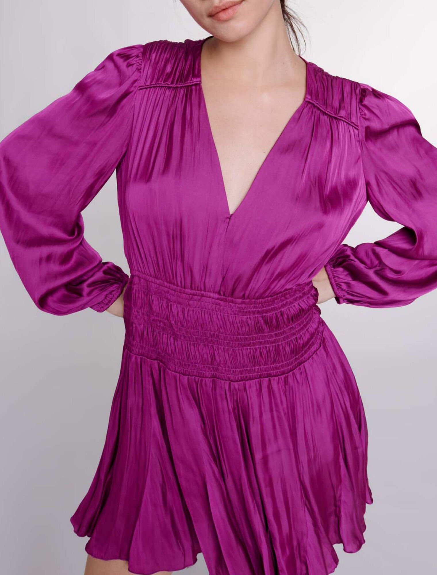 Robe courte satin&eacute;e