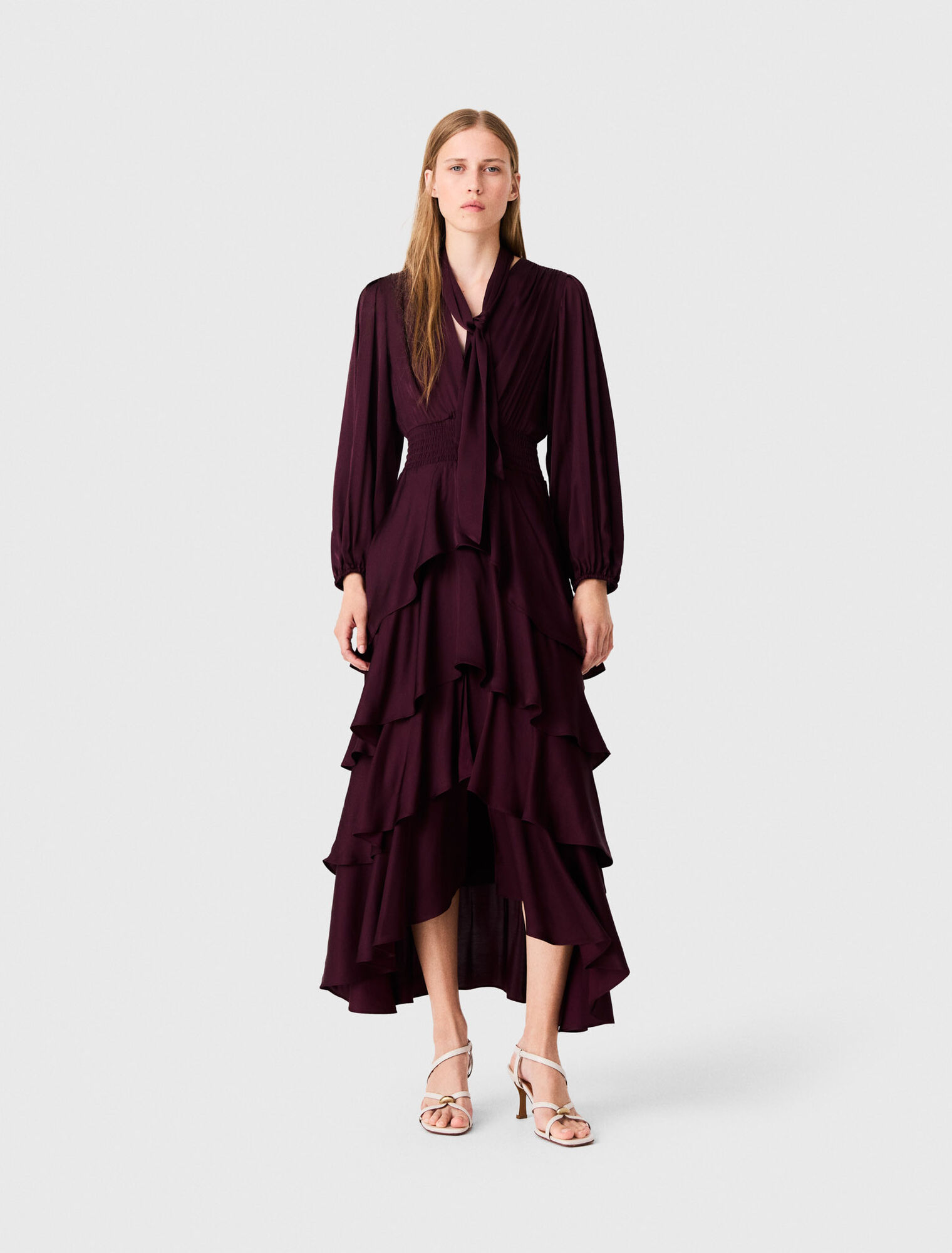 Robe longue &agrave; volants