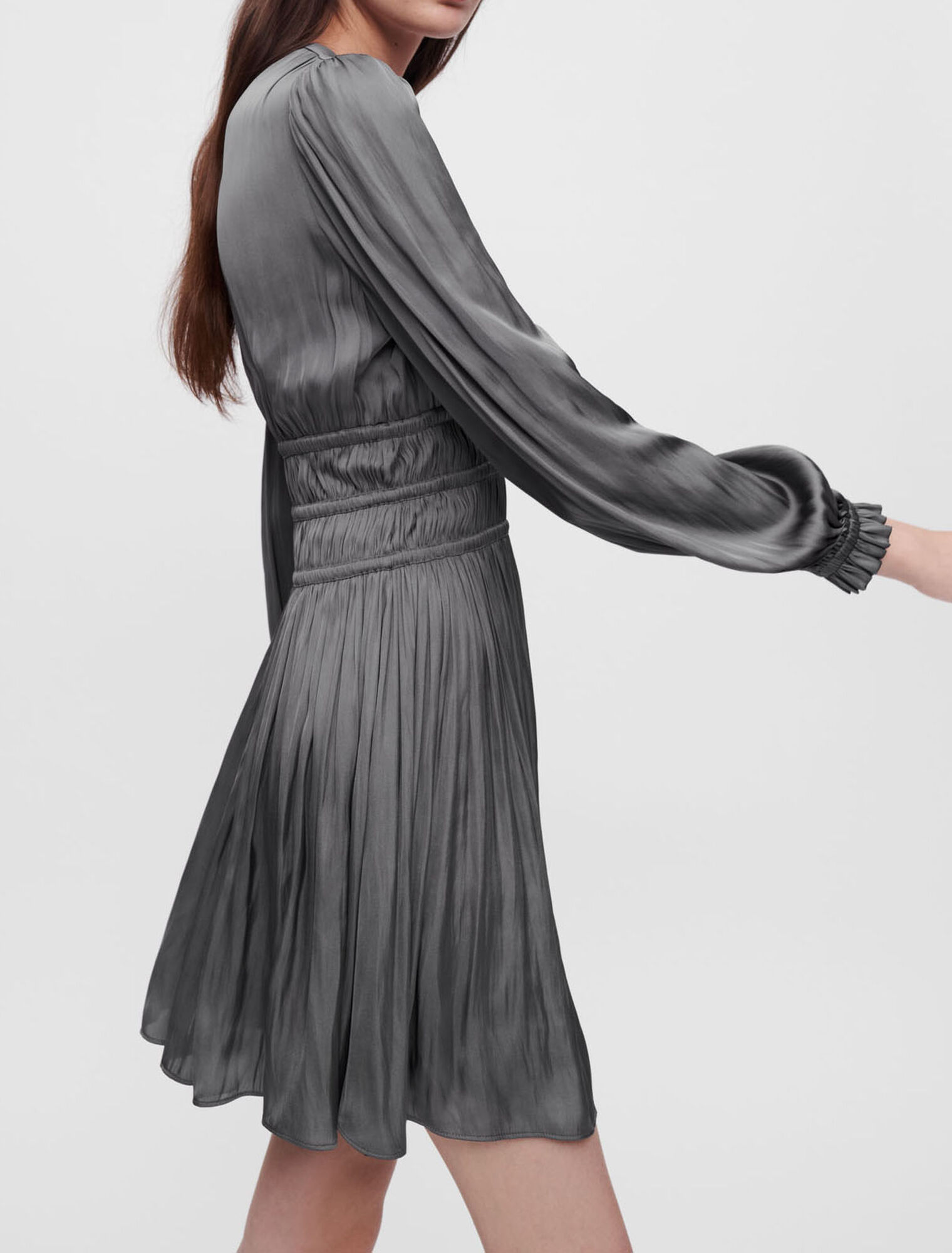 Robe courte satinée