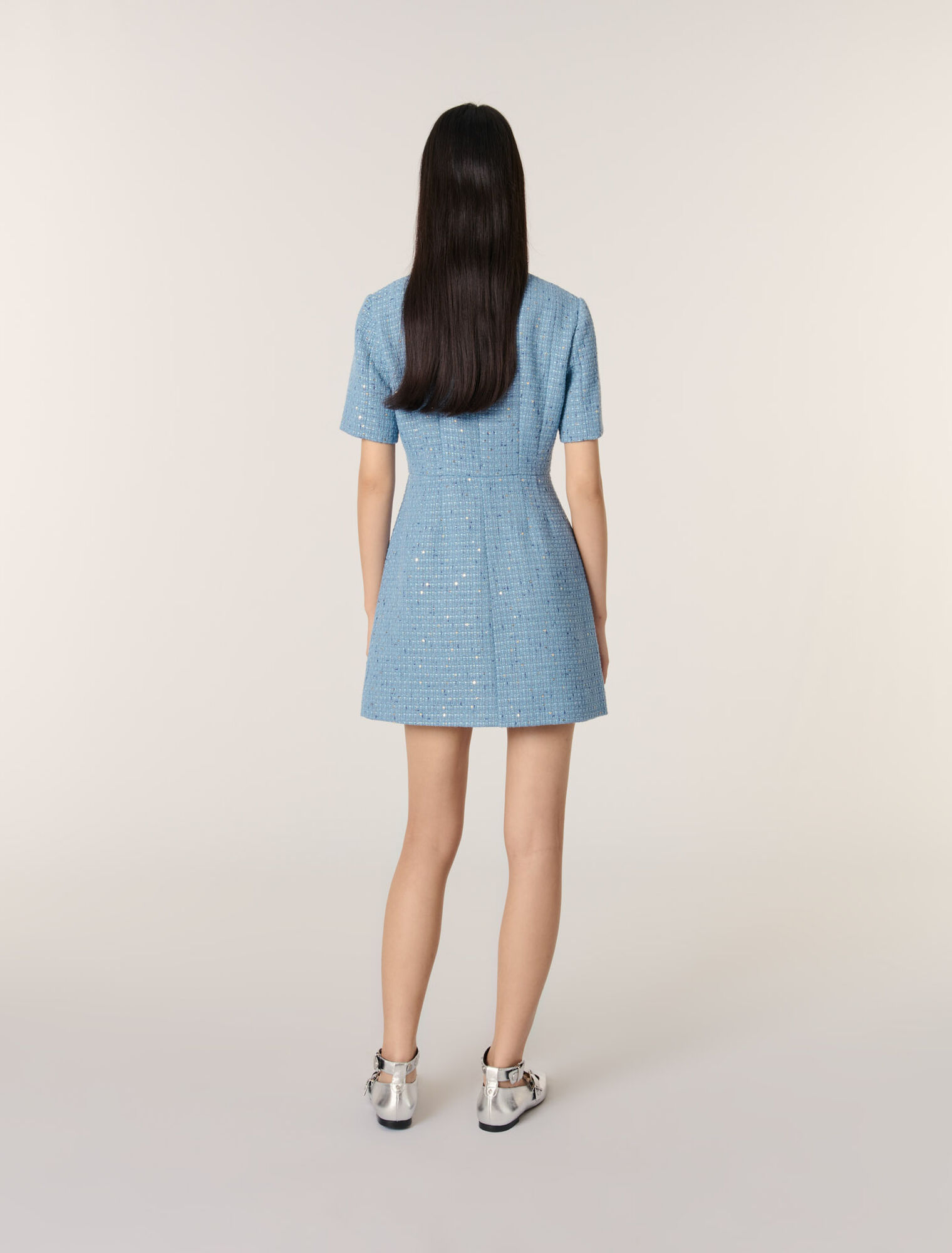 Robe courte en tweed à sequins