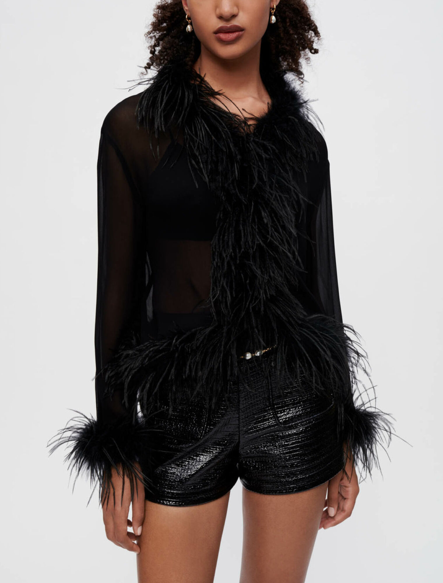 Chemise en voile transparent à plumes