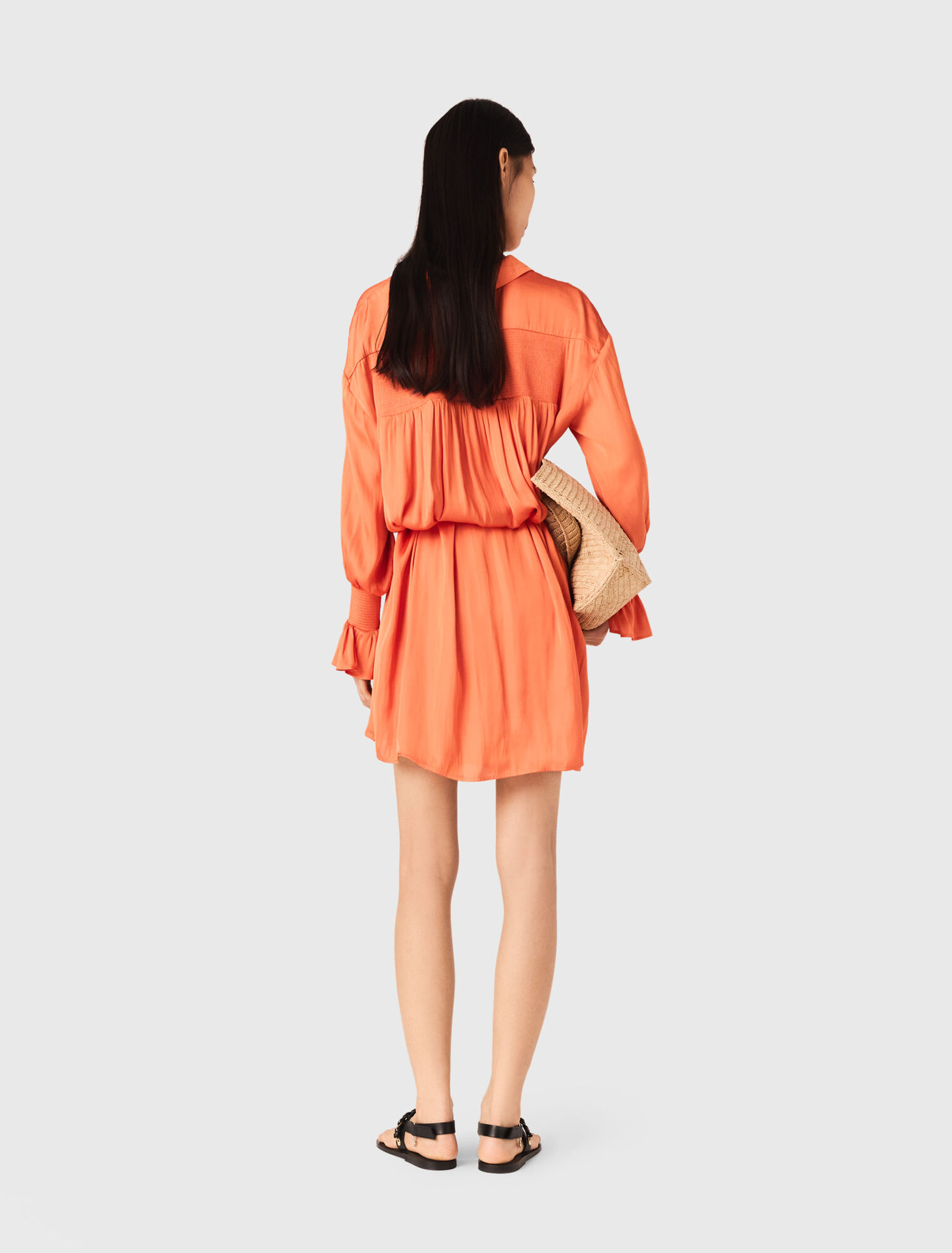 Robe courte satinée