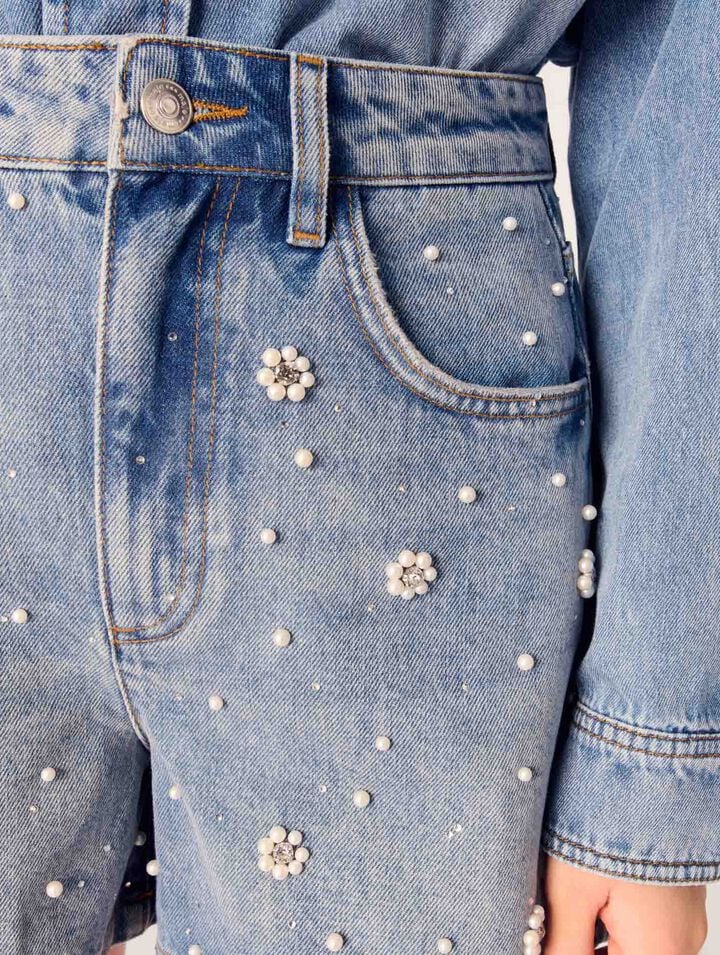 Short en denim à perles brodées