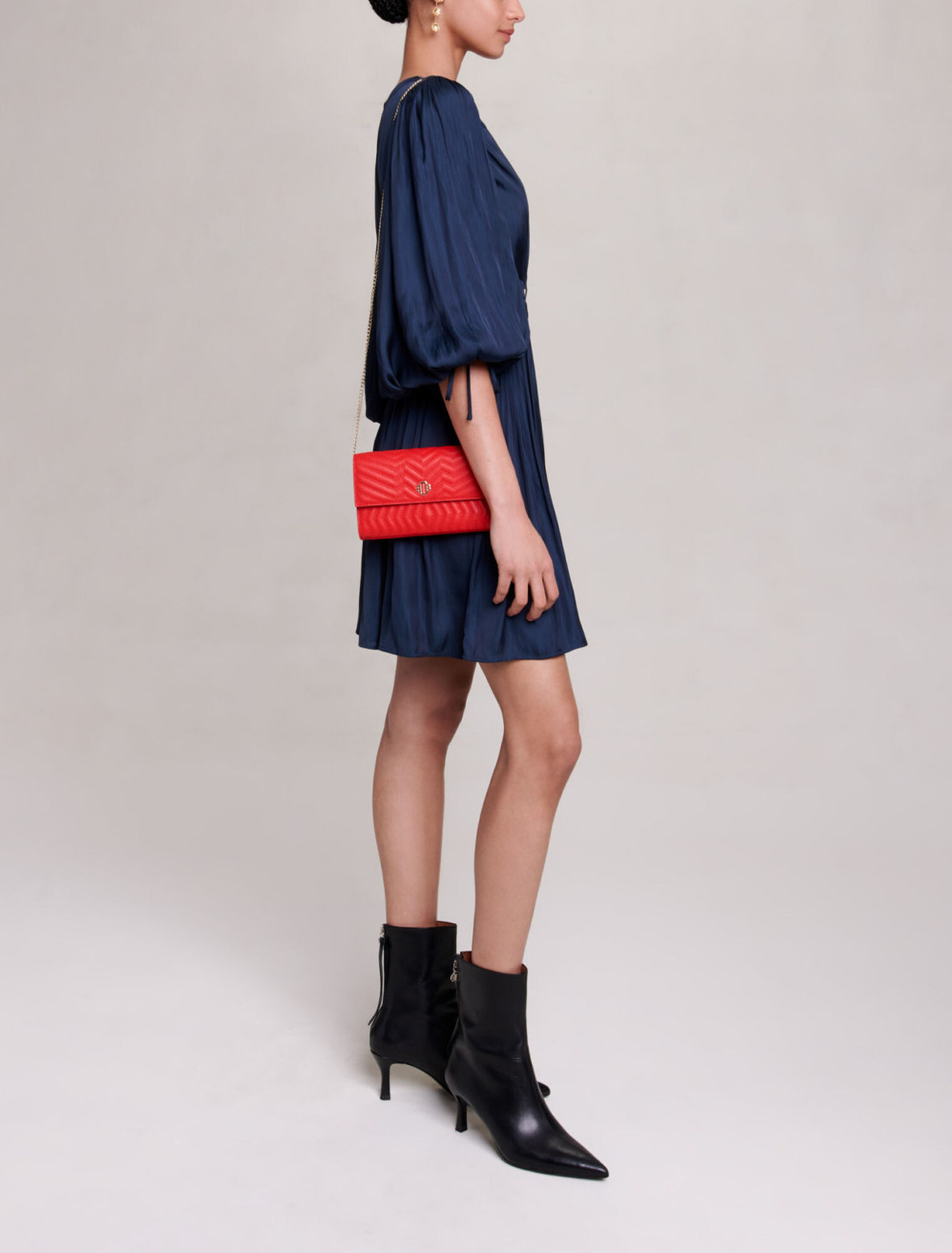 Robe courte satinée