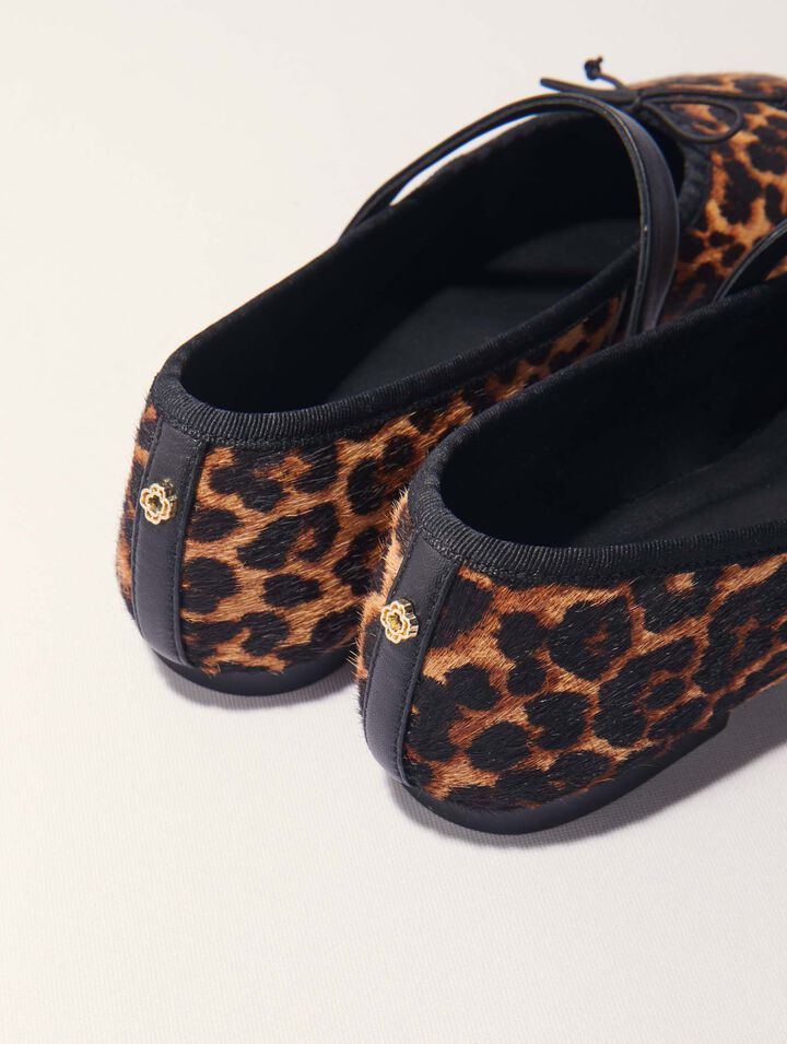 Ballerine en cuir effet léopard