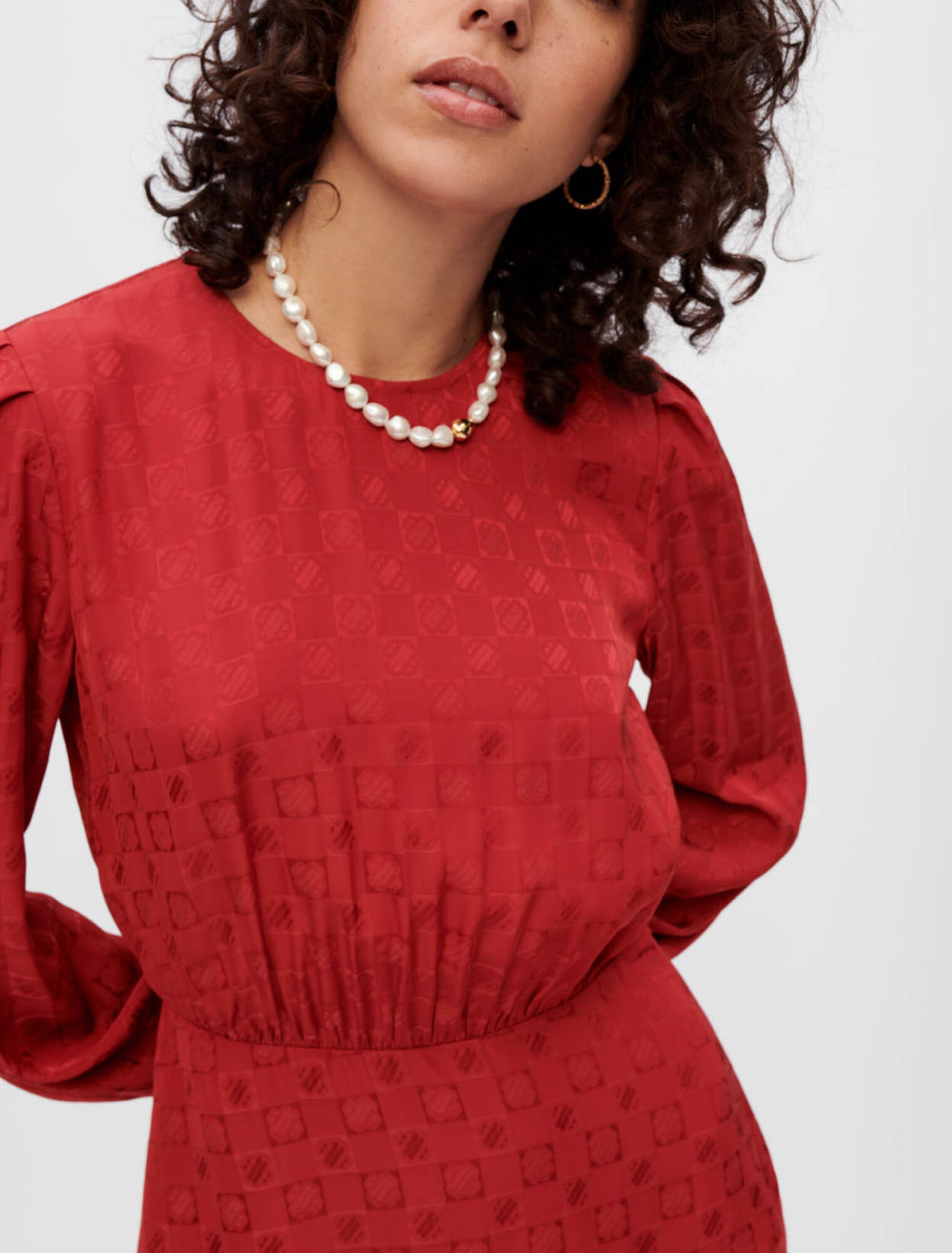 Robe en viscose à jacquard Clover Maje