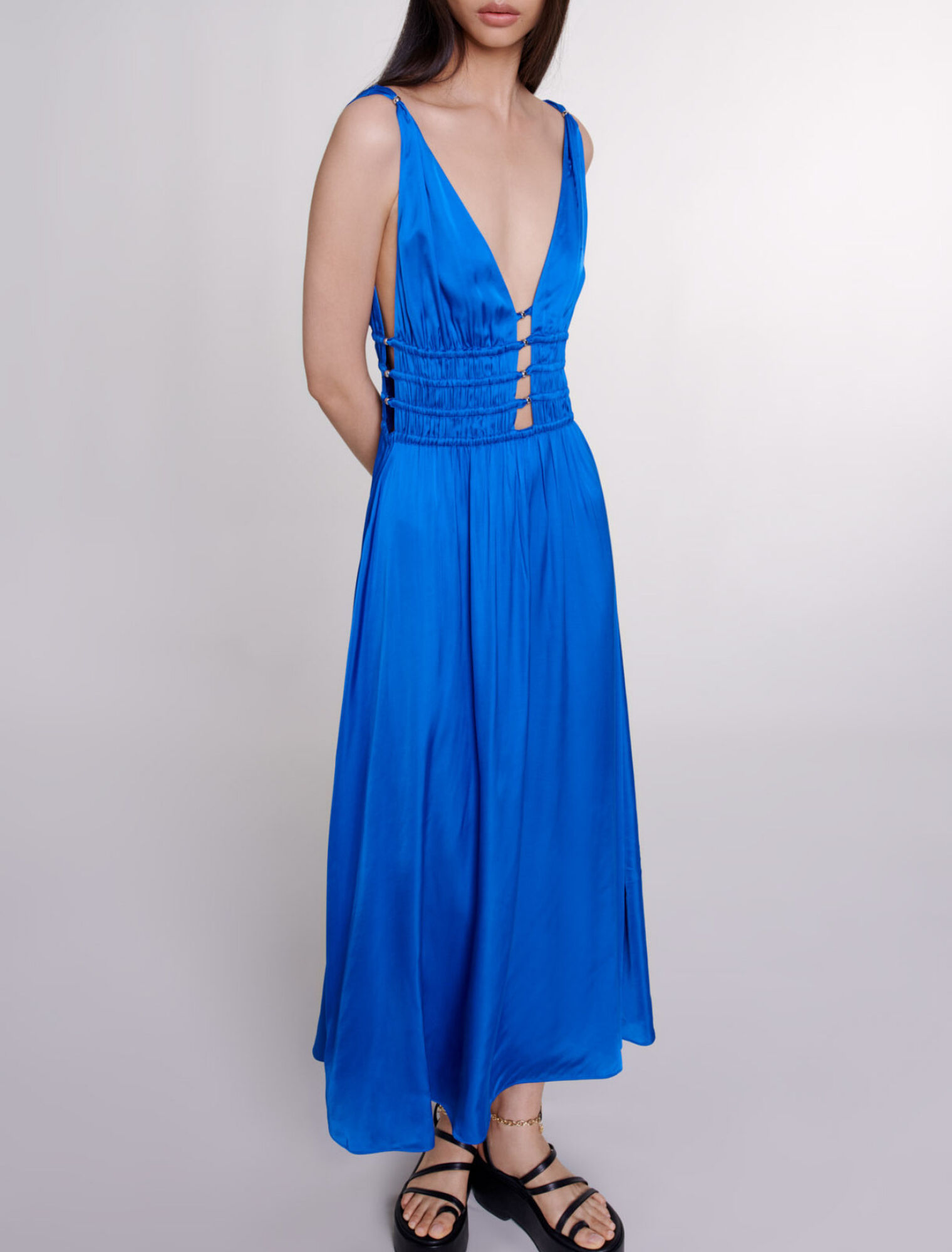 Robe satinée ajourée