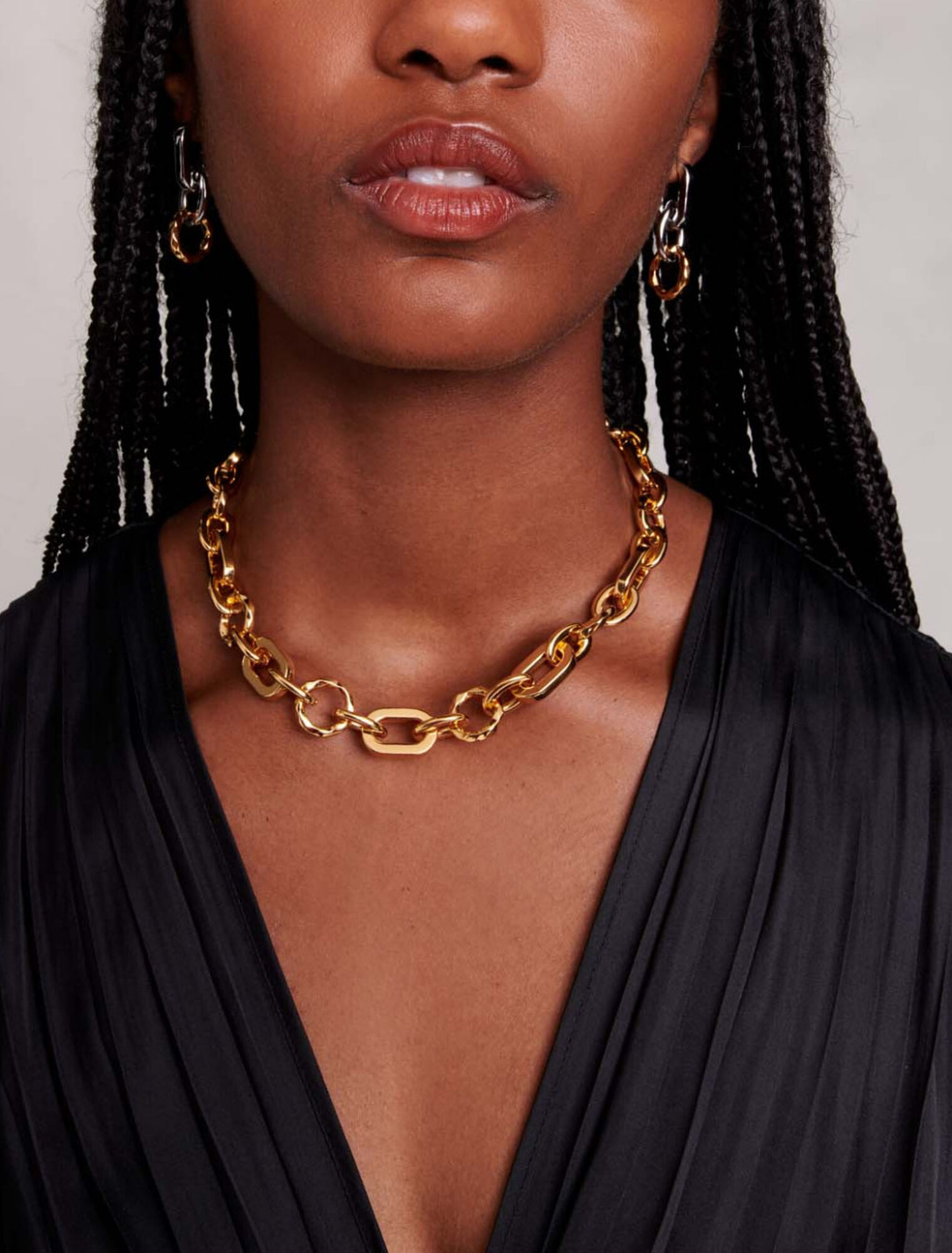 Robe courte drapée satinée