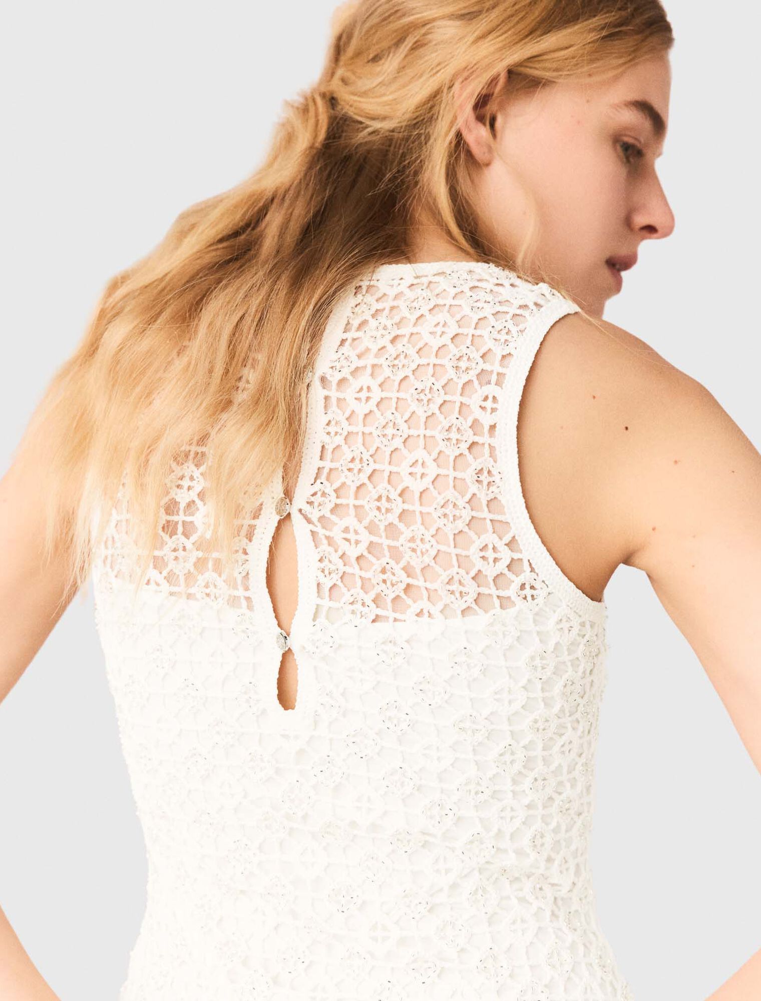 Robe longue en crochet et strass