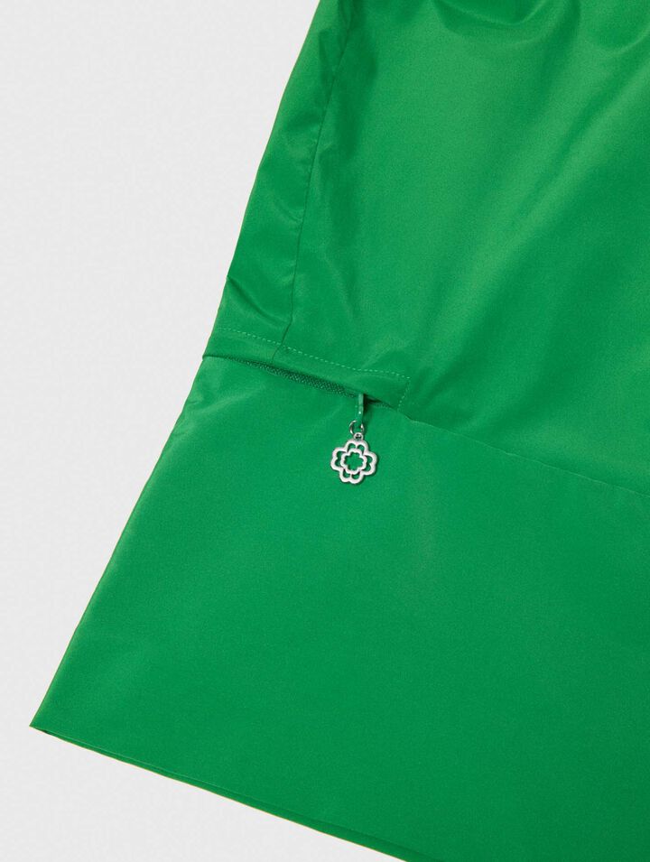 Capuche imperm&eacute;able &agrave; nouer