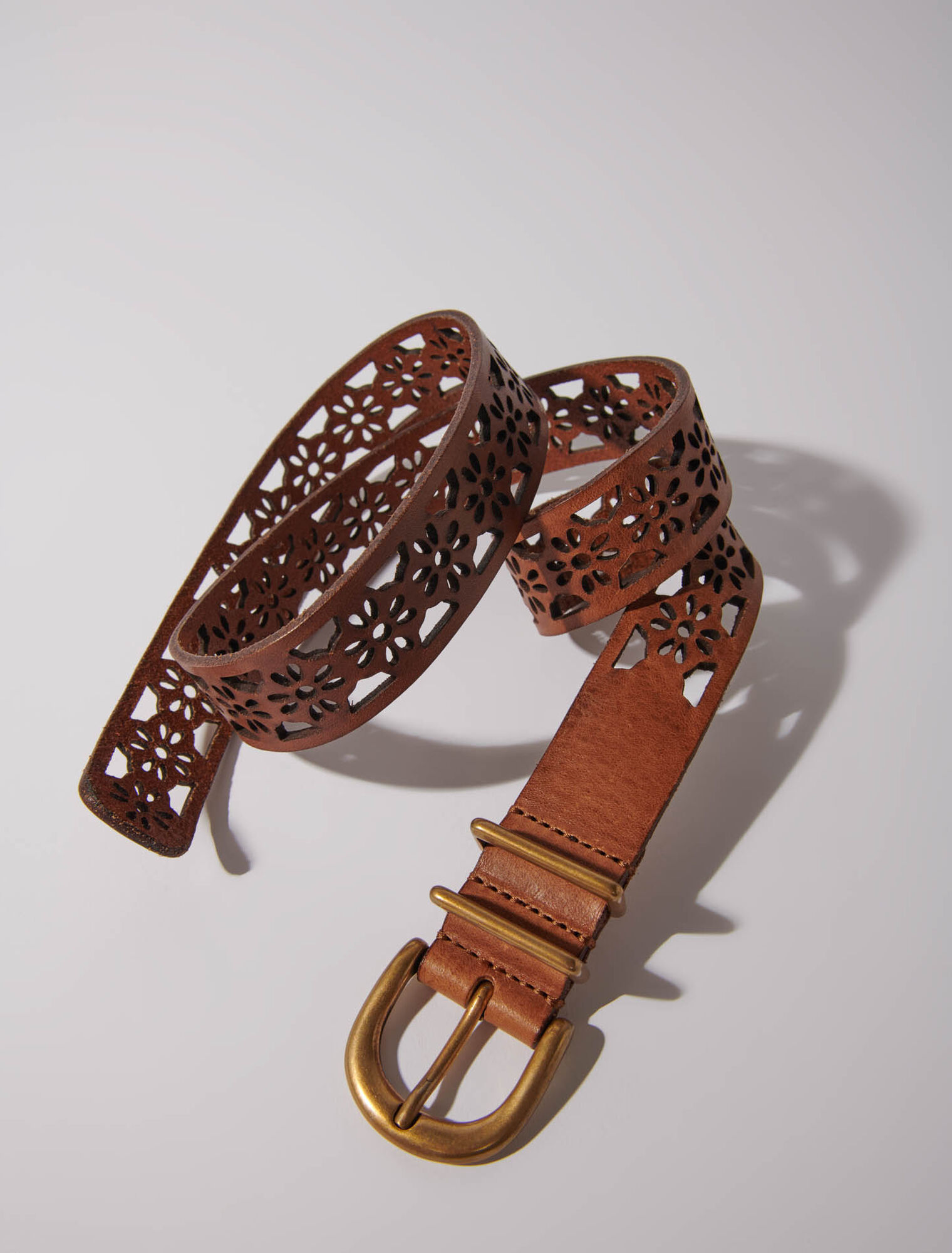 Ceinture en cuir détail fleurs