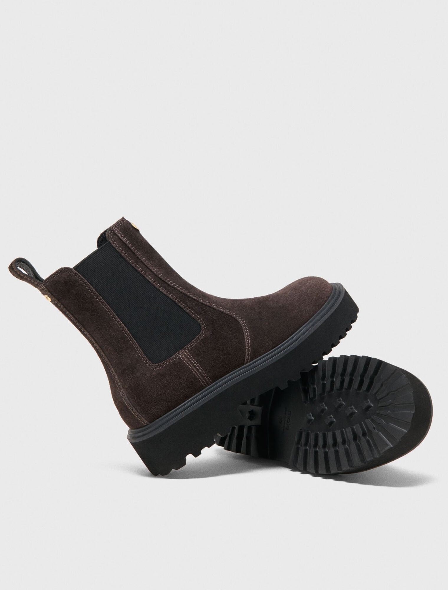 Bottines chelsea en su&egrave;de
